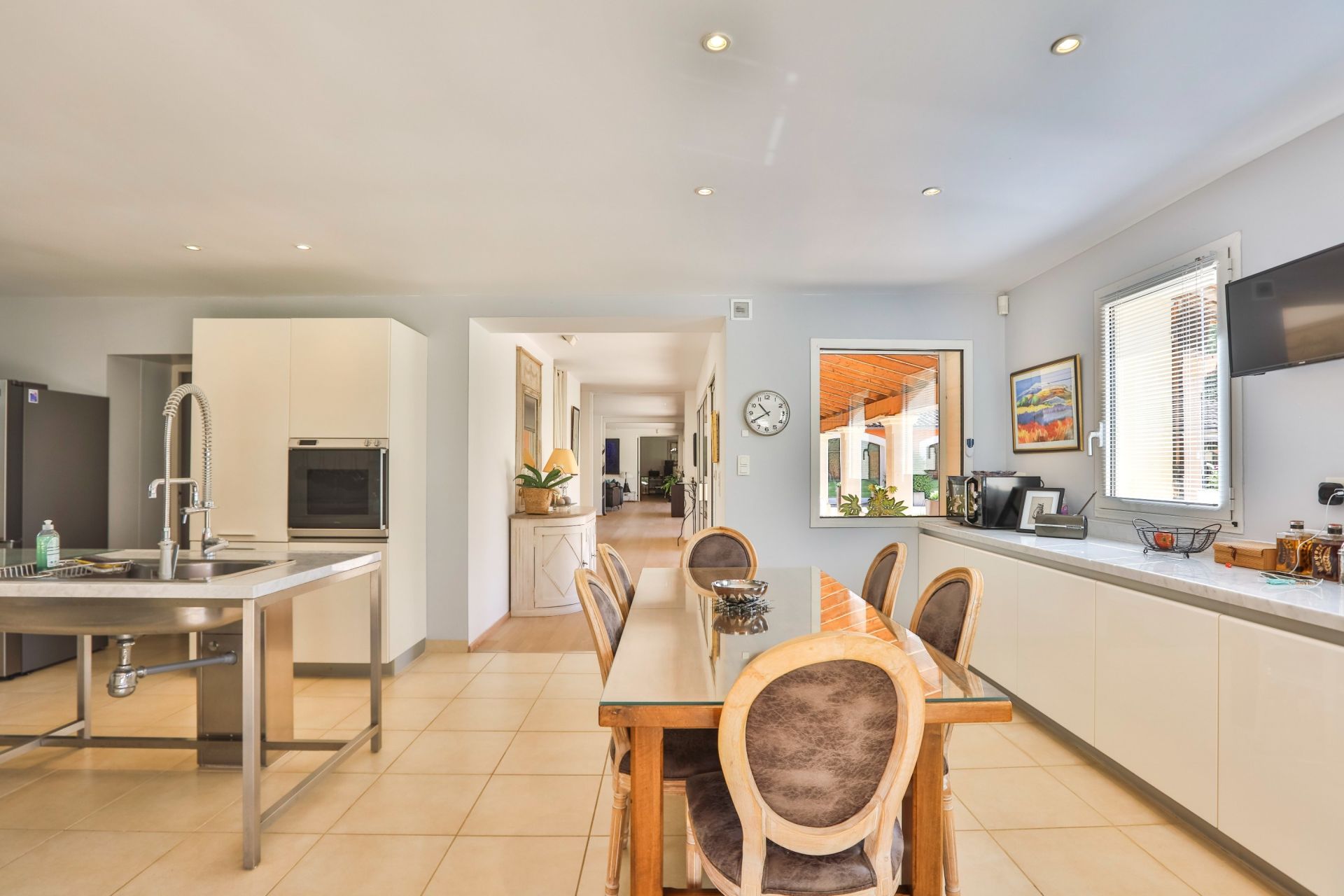 luxury house 10 Rooms for sale on ROUSSILLON (84220)