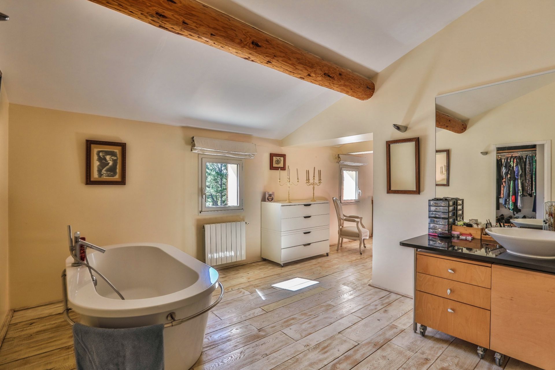 luxury house 10 Rooms for sale on ROUSSILLON (84220)