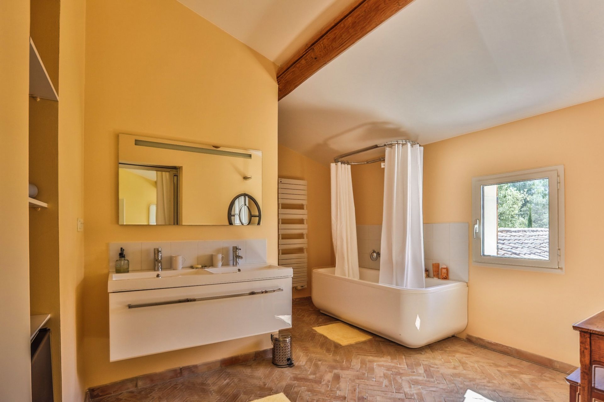 luxury house 10 Rooms for sale on ROUSSILLON (84220)