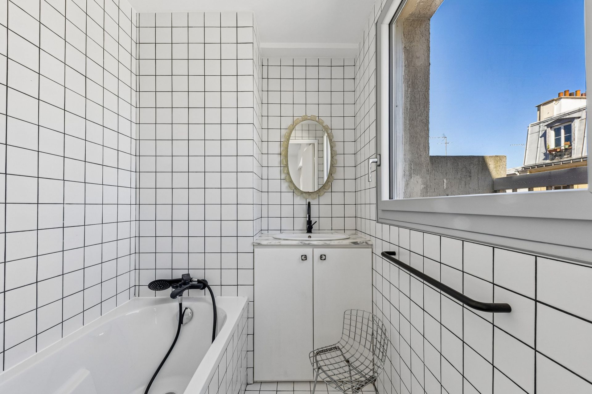luxury apartment 5 Rooms for sale on PARIS (75018)
