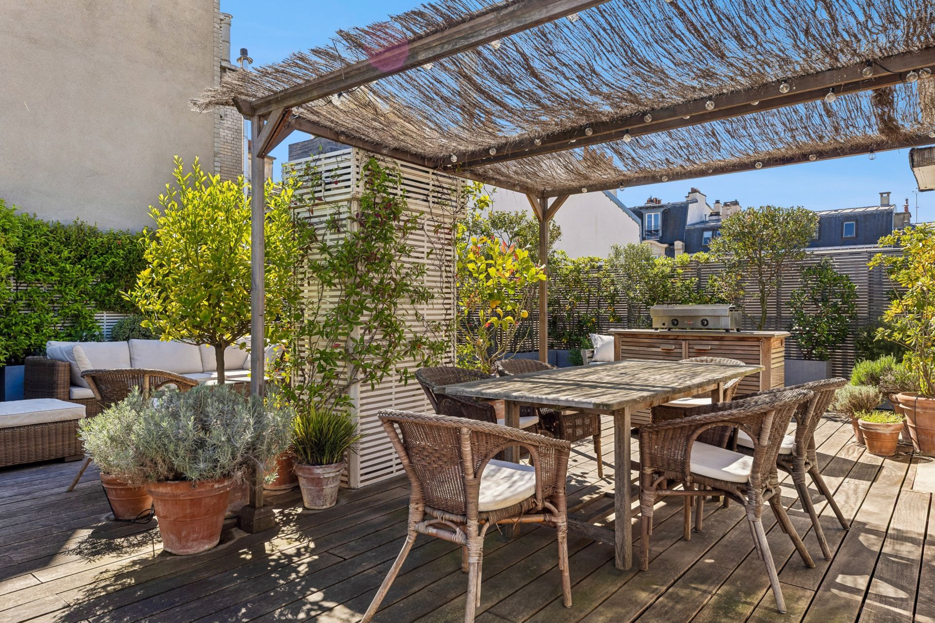 luxury apartment 5 Rooms for sale on PARIS (75018)