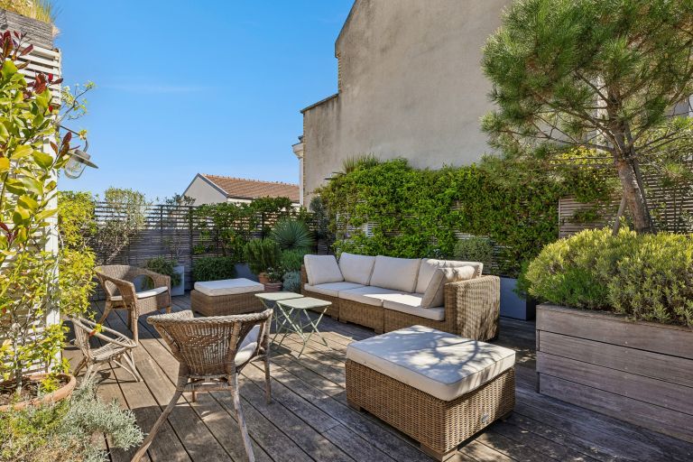 luxury apartment 5 Rooms for sale on PARIS (75018)