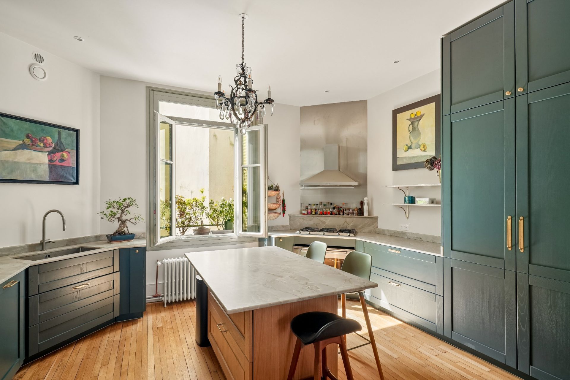 luxury apartment 10 Rooms for sale on PARIS (75017)