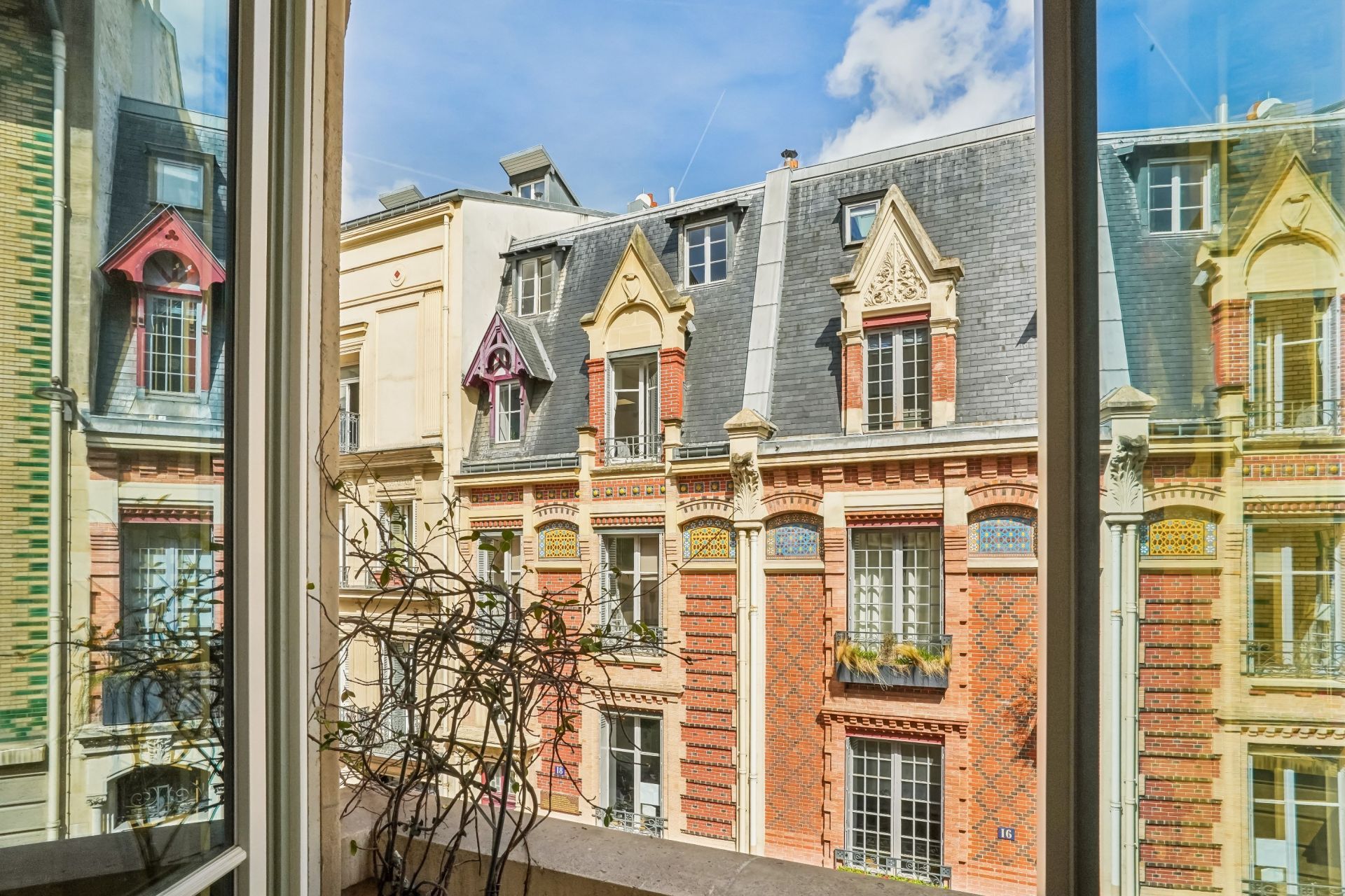 luxury apartment 10 Rooms for sale on PARIS (75017)