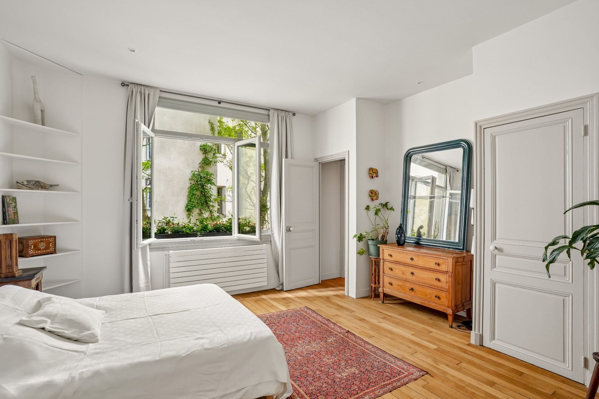 luxury apartment 10 Rooms for sale on PARIS (75017)