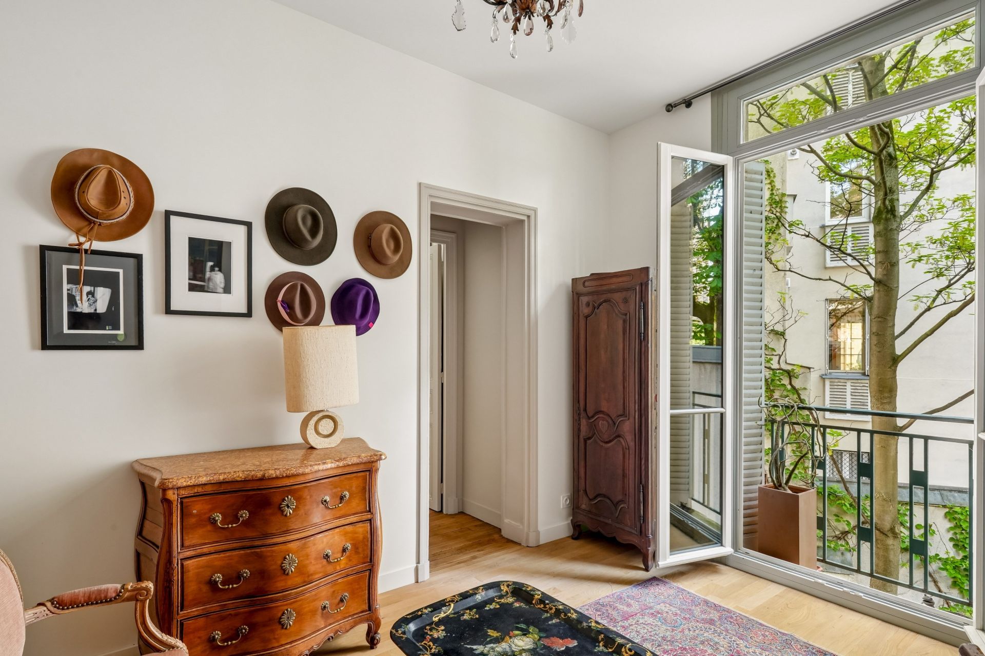 luxury apartment 10 Rooms for sale on PARIS (75017)