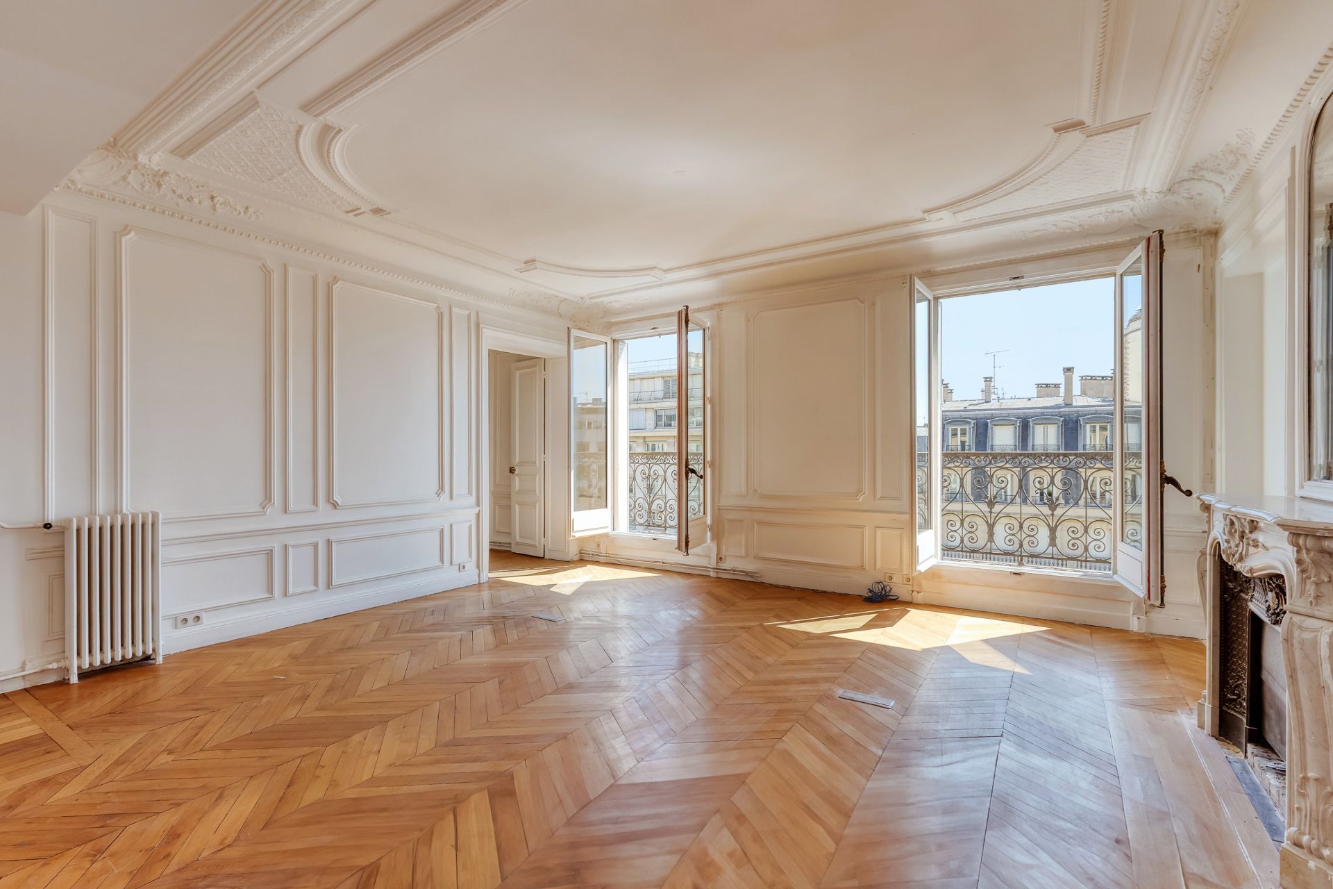 luxury apartment 7 Rooms for sale on PARIS (75008)