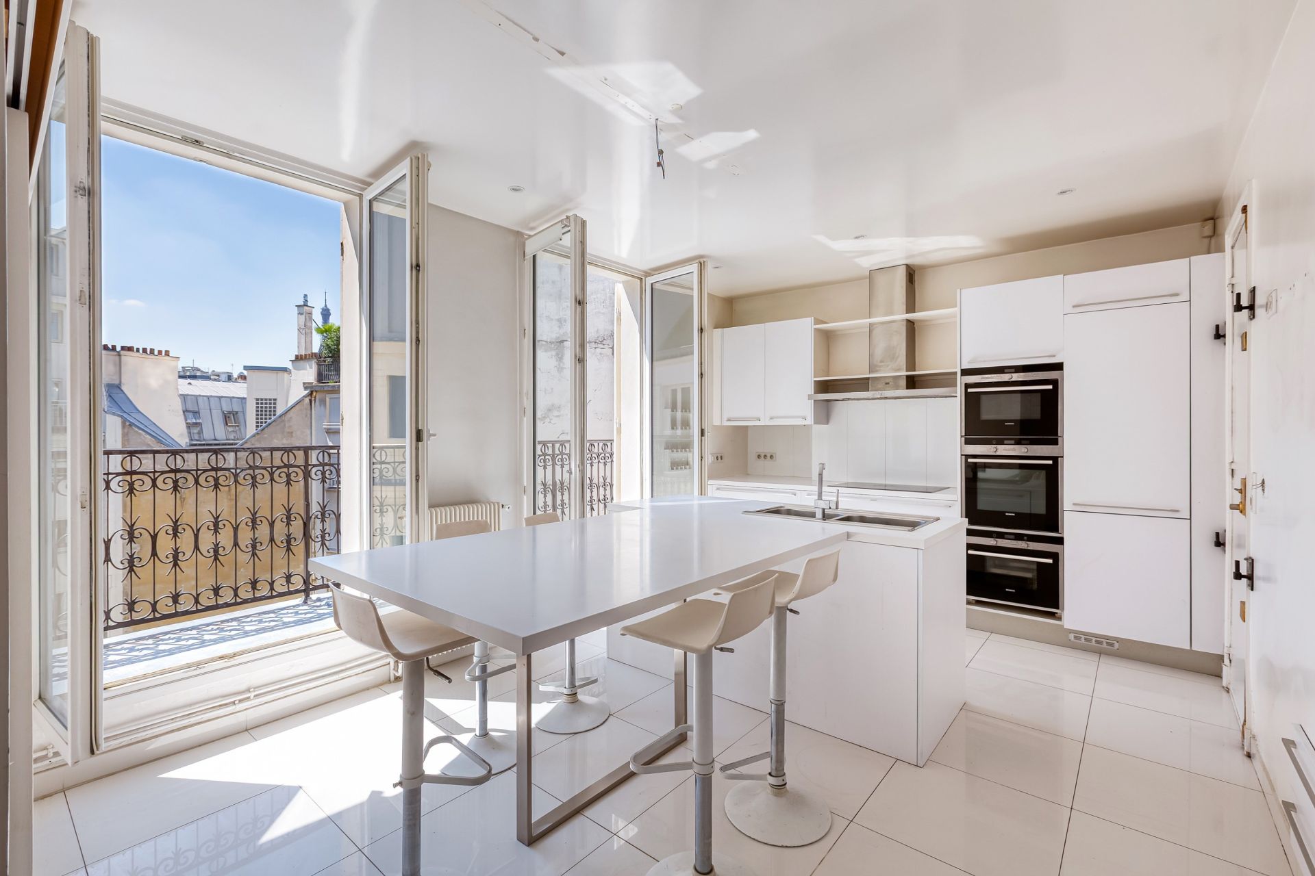 luxury apartment 7 Rooms for sale on PARIS (75008)