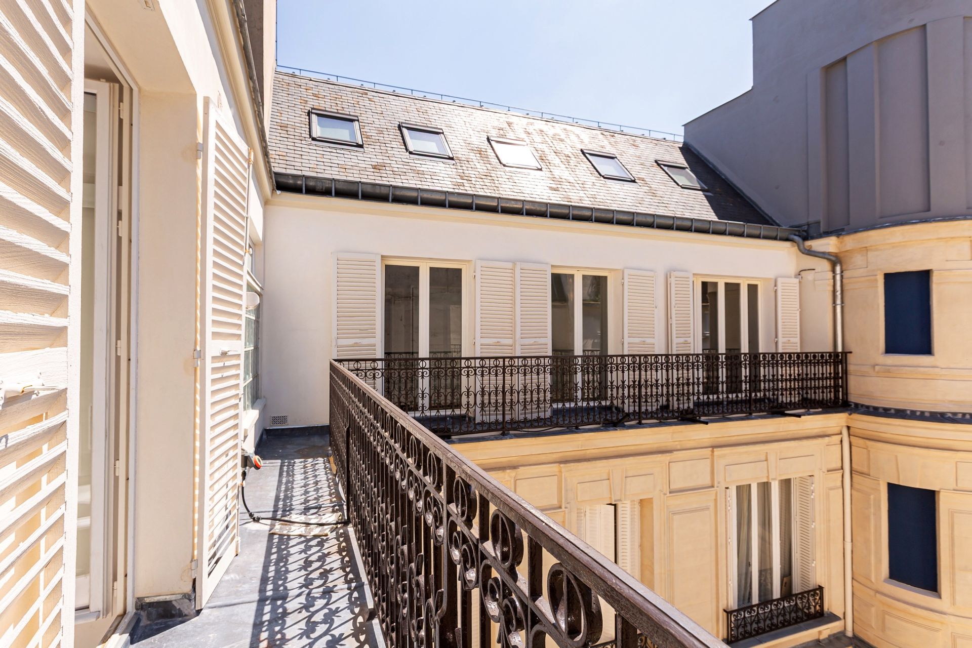 luxury apartment 7 Rooms for sale on PARIS (75008)