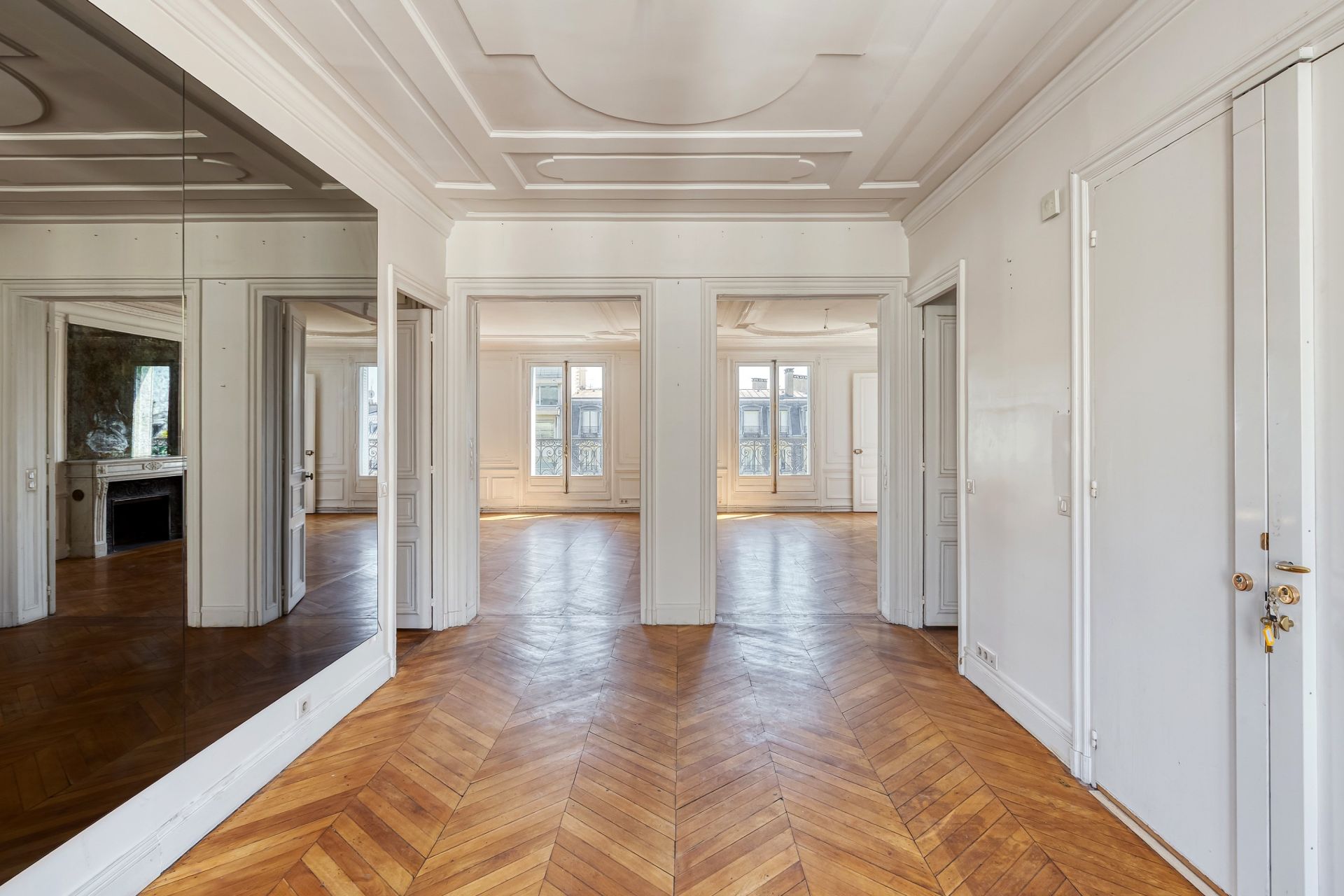 luxury apartment 7 Rooms for sale on PARIS (75008)