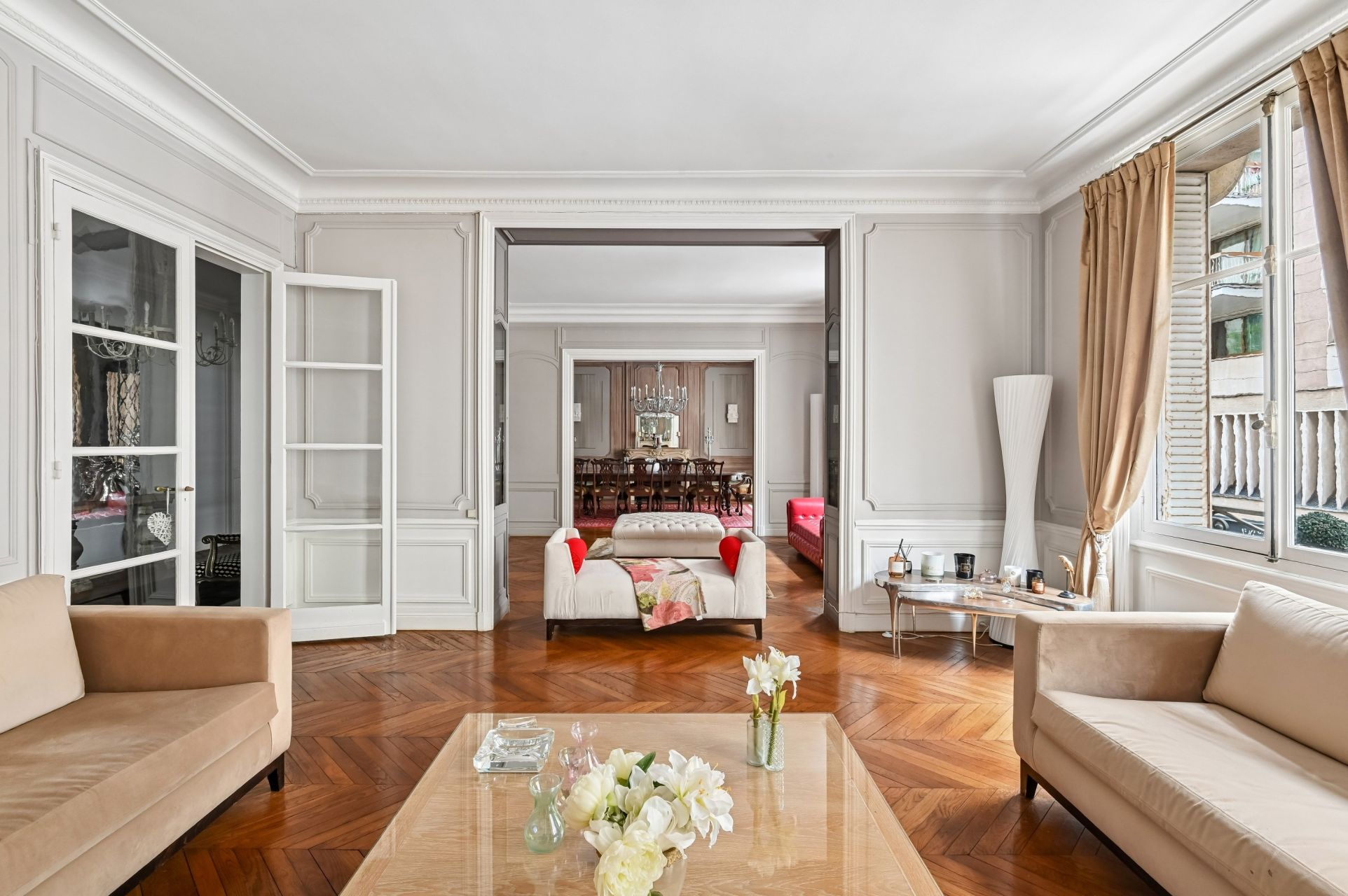 luxury apartment 7 Rooms for sale on PARIS (75116)