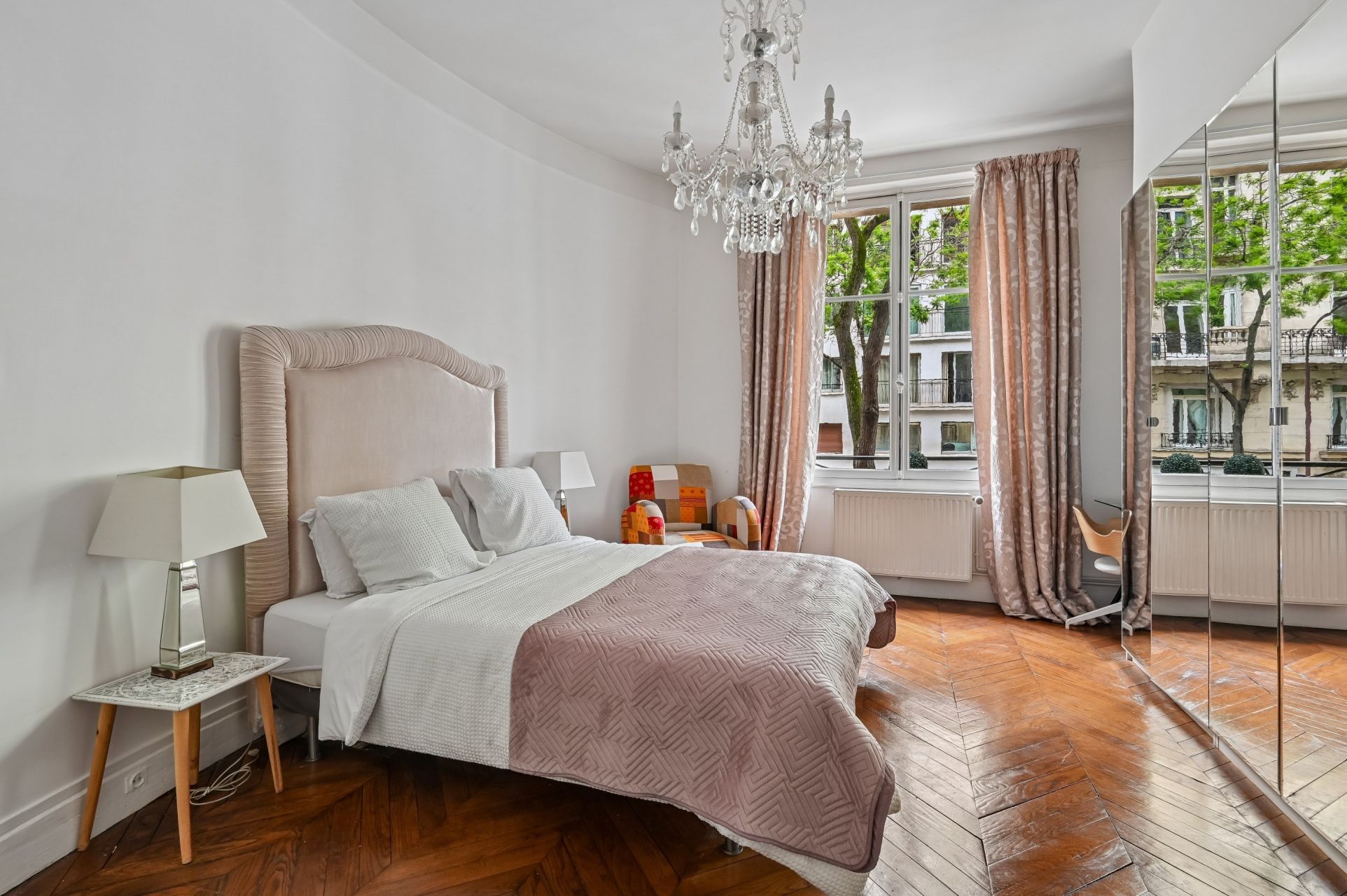 luxury apartment 7 Rooms for sale on PARIS (75116)