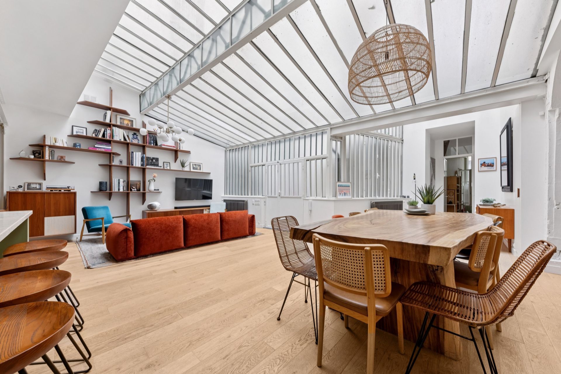 luxury apartment 5 Rooms for sale on PARIS (75003)