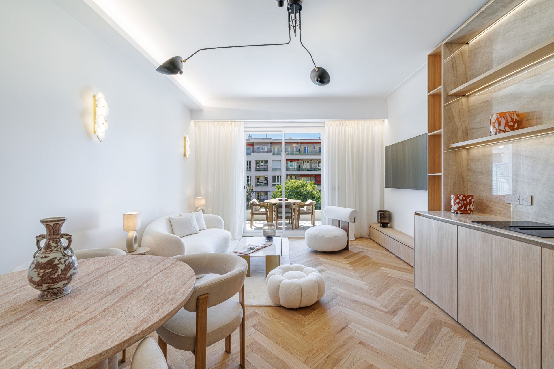 luxury apartment 4 Rooms for sale on NICE (06000)