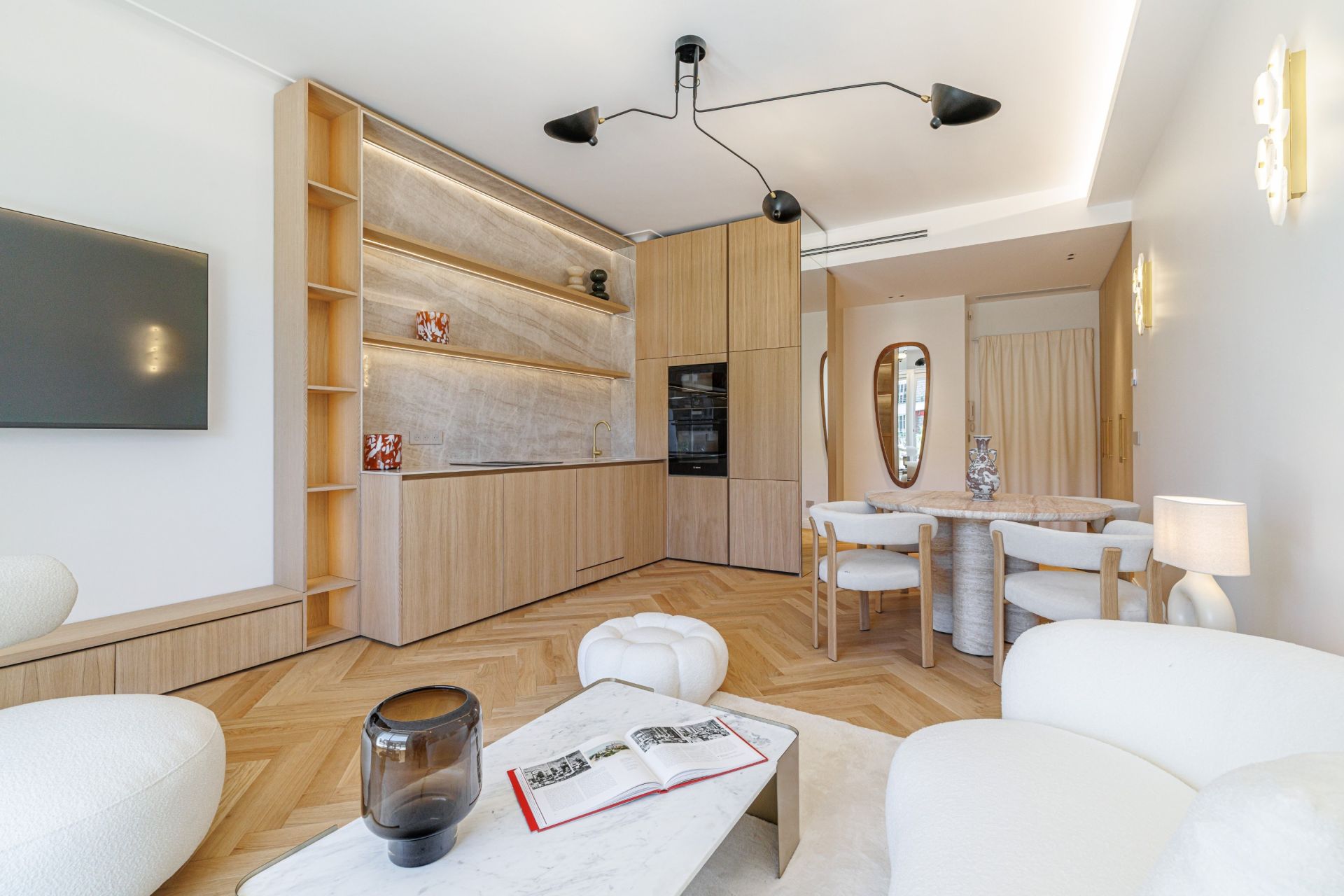 luxury apartment 4 Rooms for sale on NICE (06000)