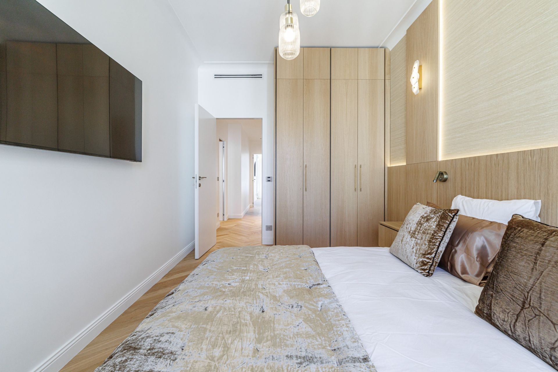 luxury apartment 4 Rooms for sale on NICE (06000)