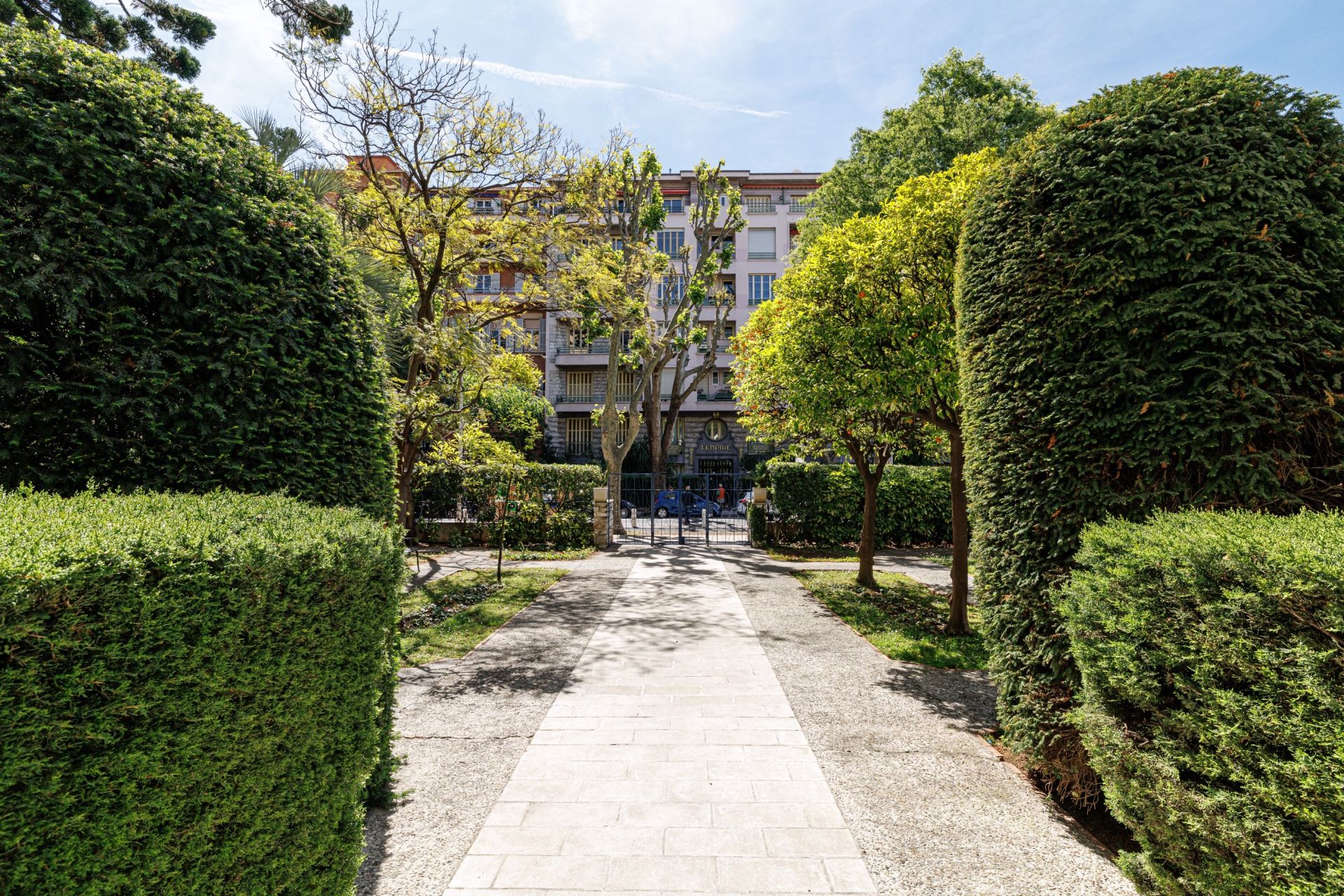 luxury apartment 4 Rooms for sale on NICE (06000)