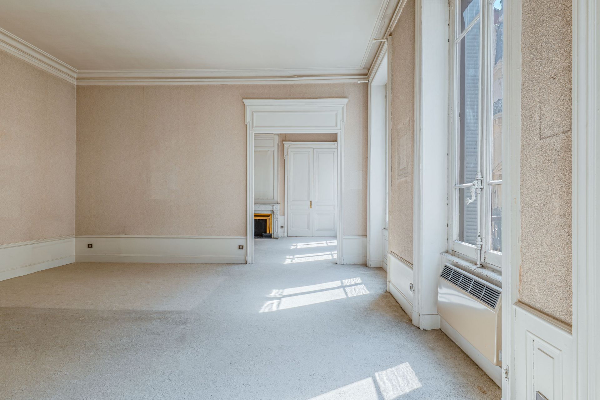 luxury apartment 3 Rooms for sale on LYON (69006)