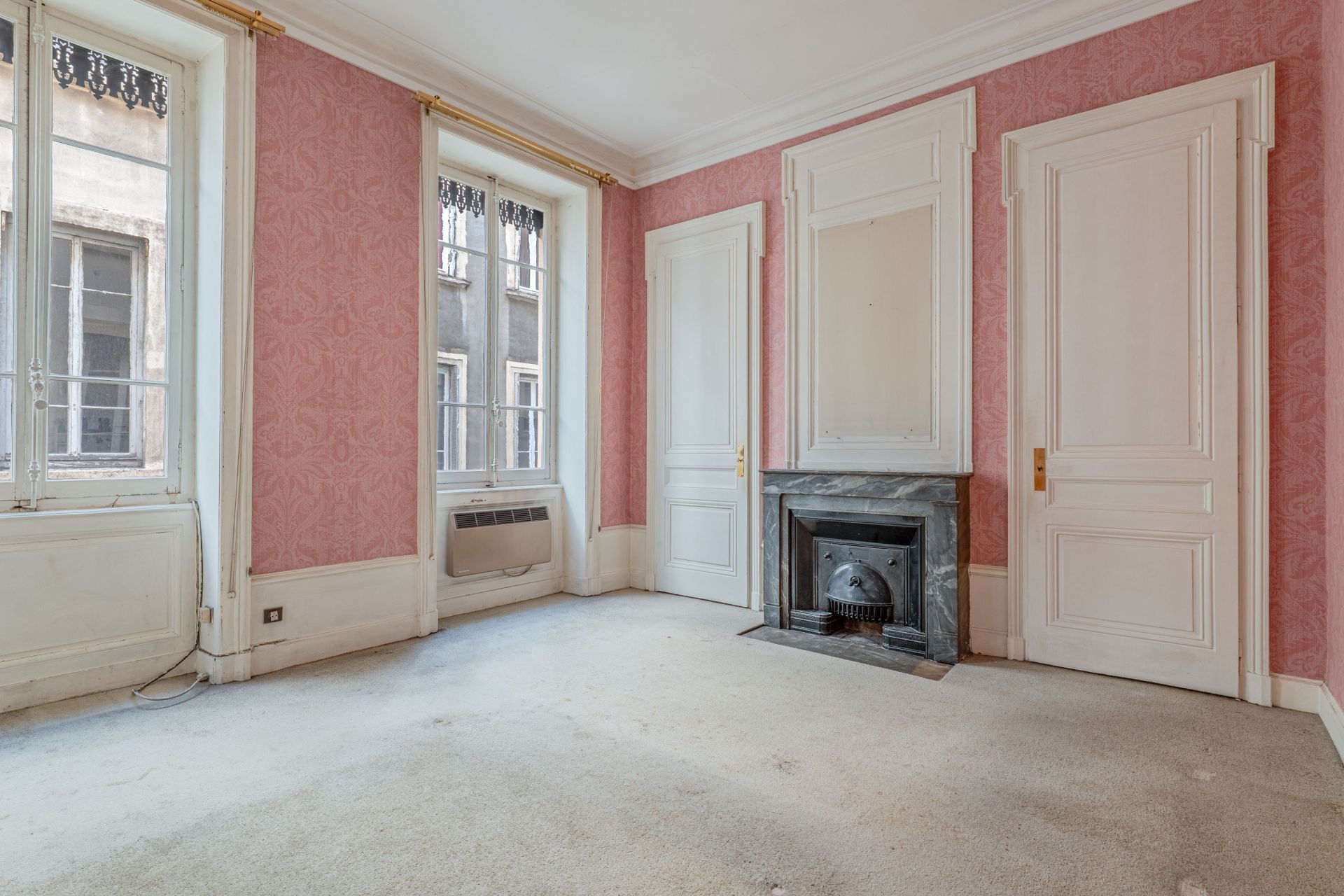luxury apartment 3 Rooms for sale on LYON (69006)
