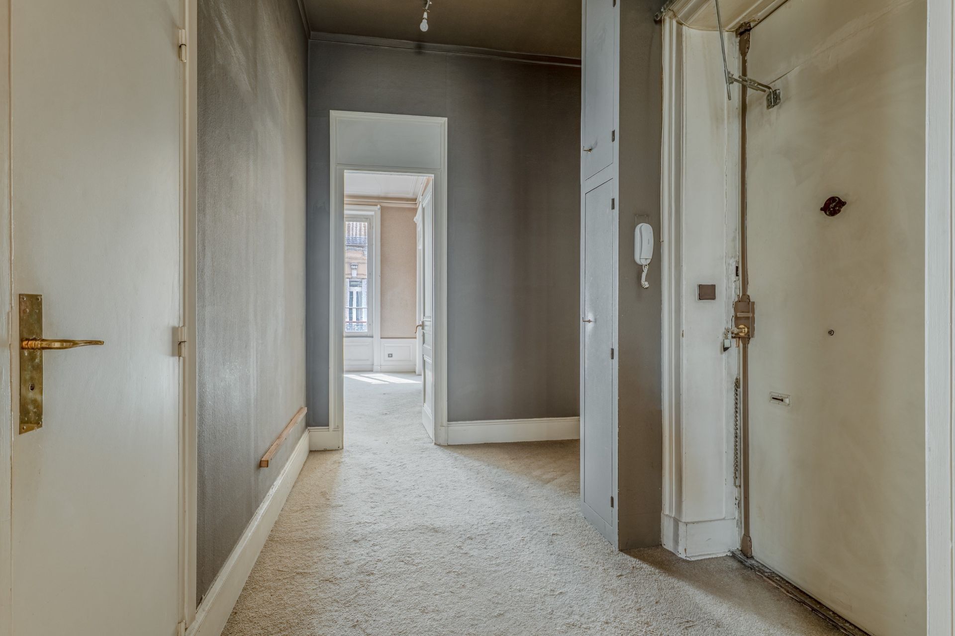 luxury apartment 3 Rooms for sale on LYON (69006)