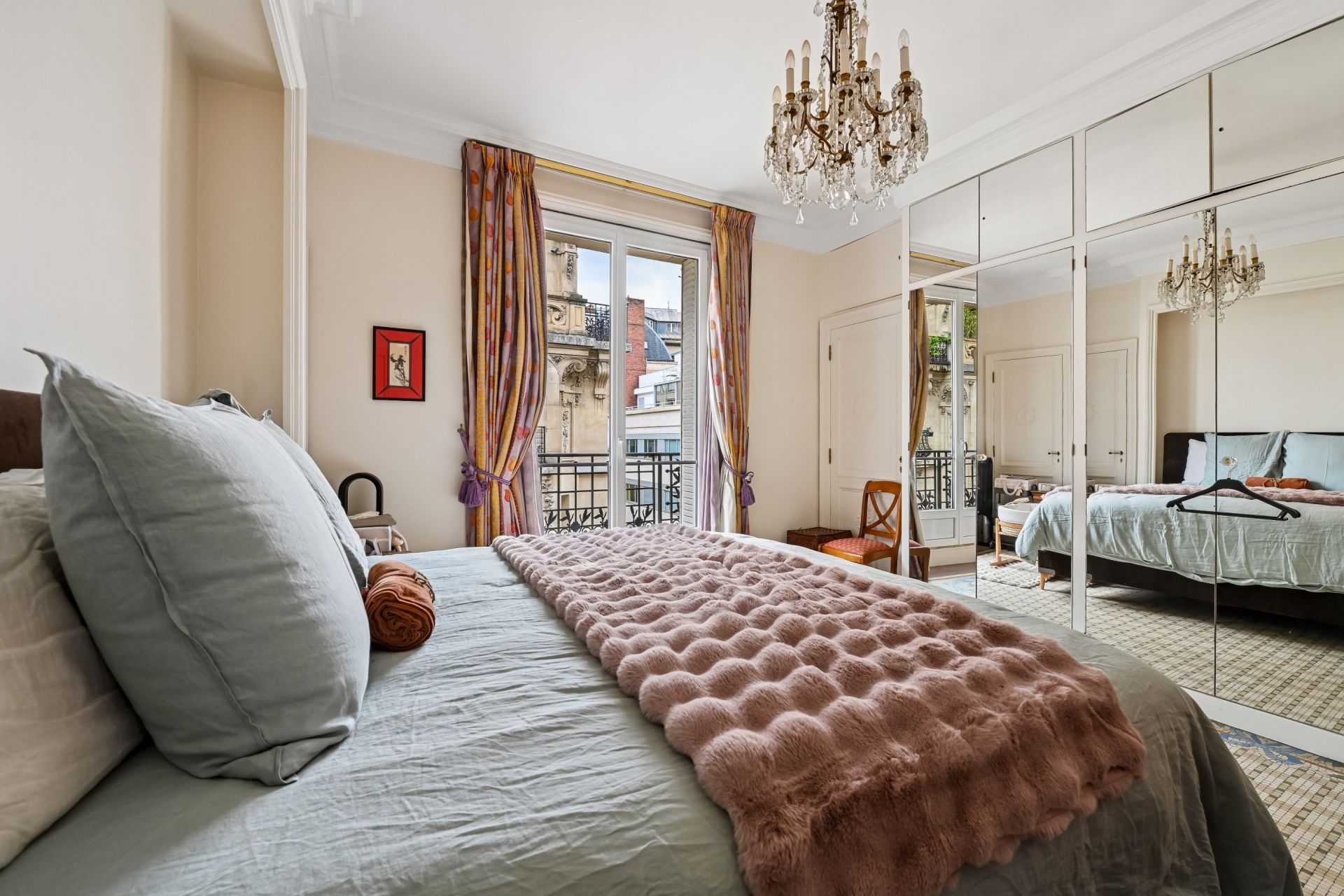 luxury apartment 7 Rooms for sale on PARIS (75116)