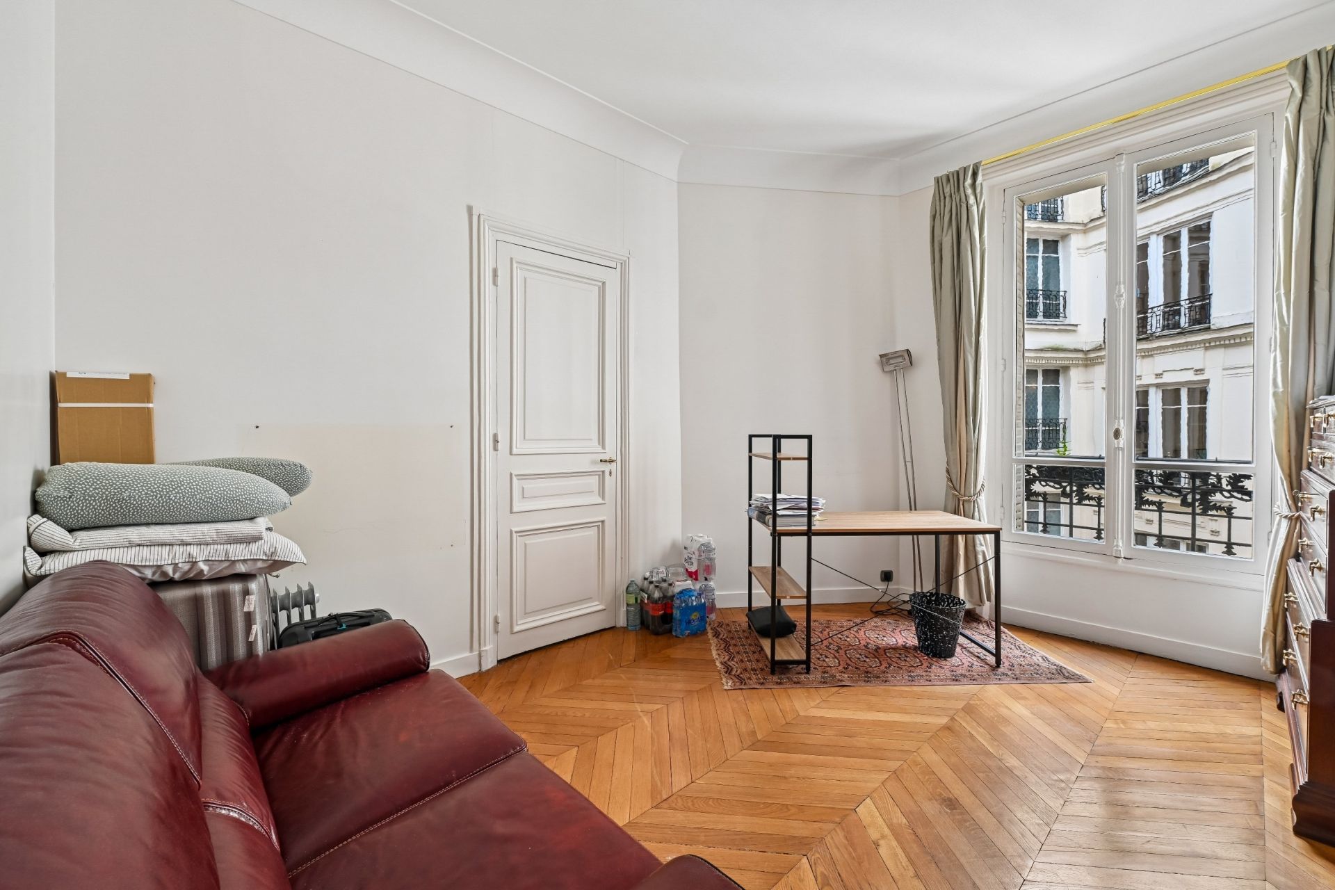 luxury apartment 7 Rooms for sale on PARIS (75116)