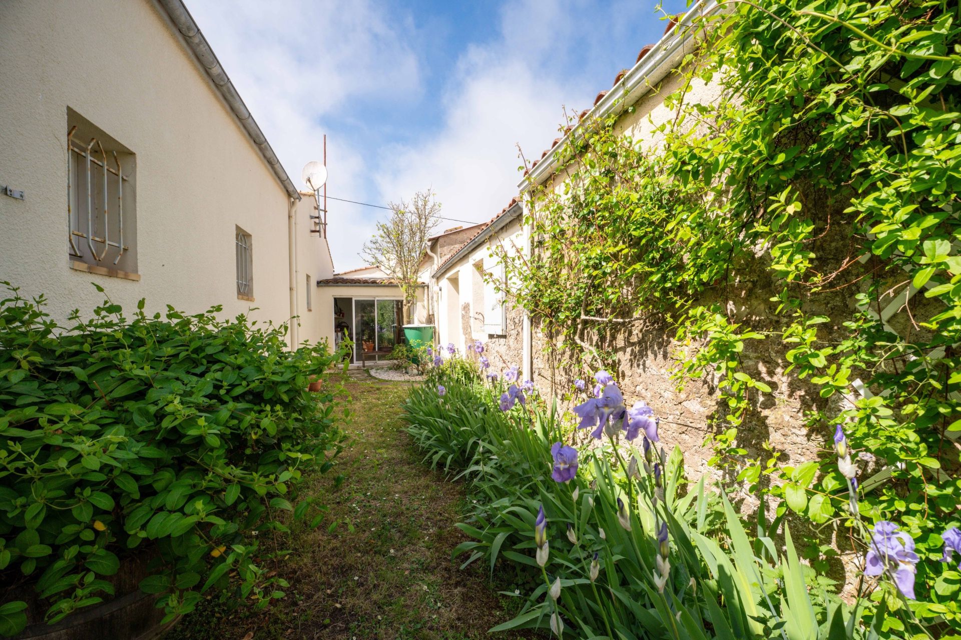 luxury house 7 Rooms for sale on ST PIERRE D OLERON (17310)