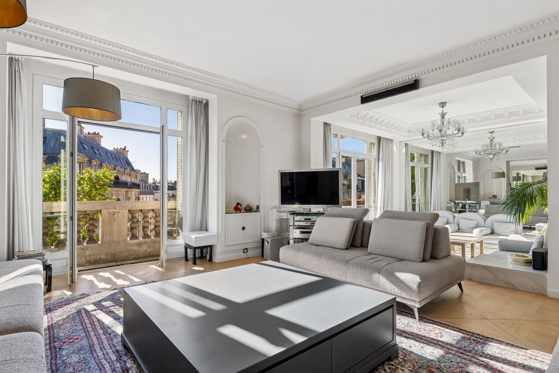 luxury apartment 7 Rooms for sale on PARIS (75017)