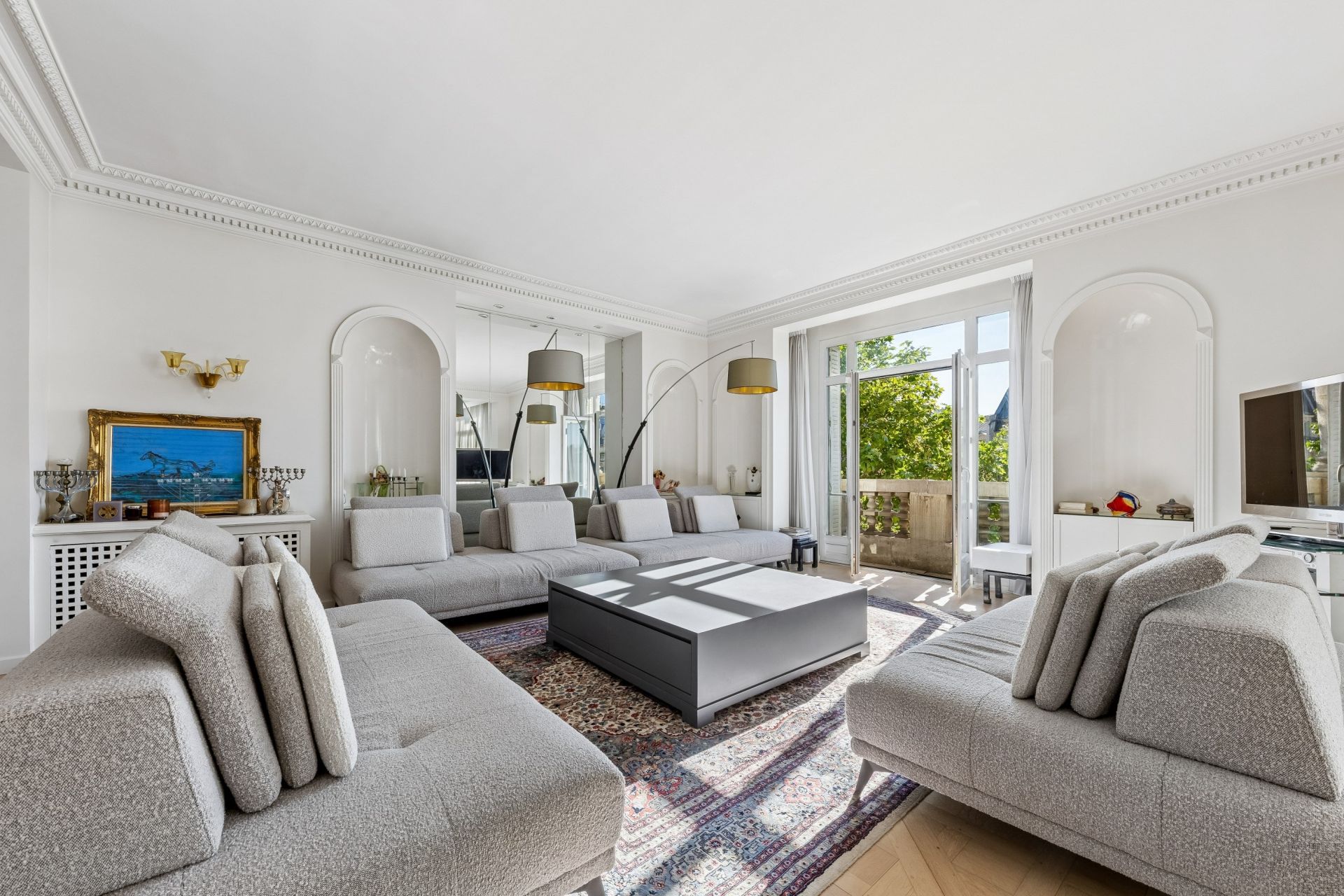 luxury apartment 7 Rooms for sale on PARIS (75017)