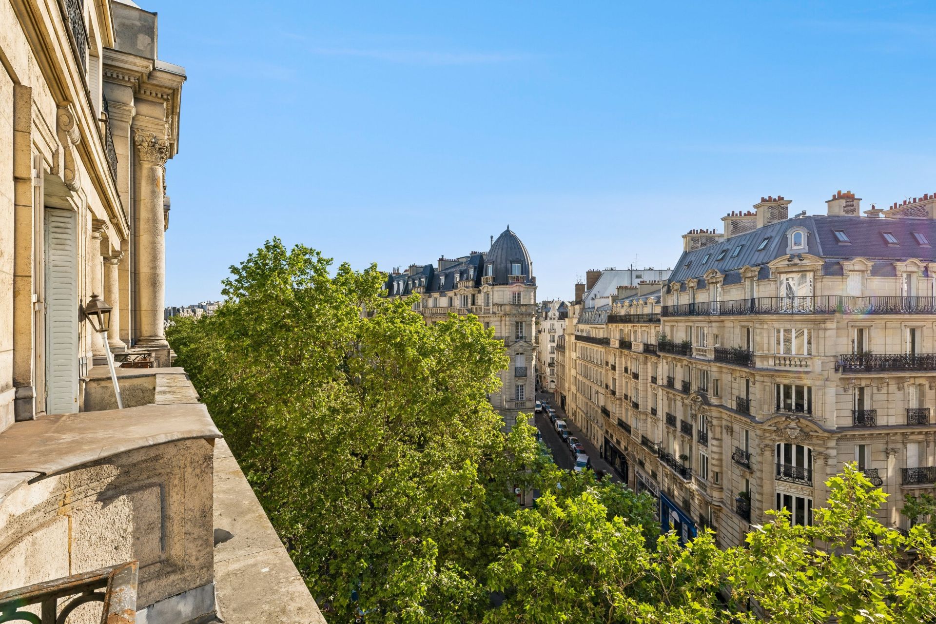 luxury apartment 7 Rooms for sale on PARIS (75017)