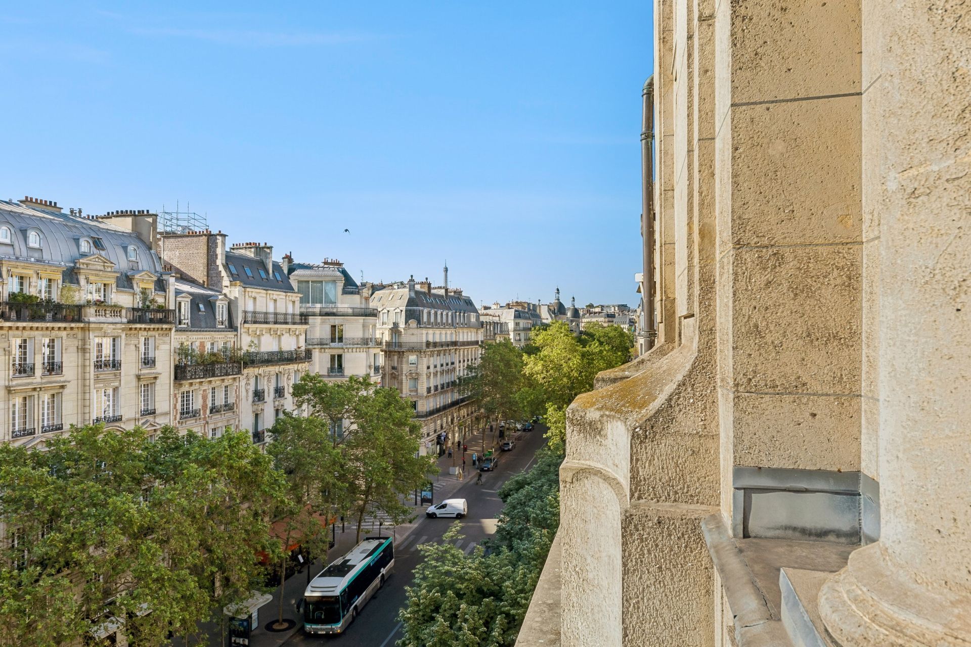 luxury apartment 7 Rooms for sale on PARIS (75017)