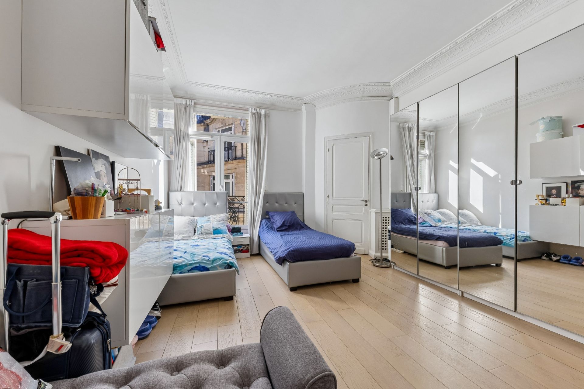 luxury apartment 7 Rooms for sale on PARIS (75017)