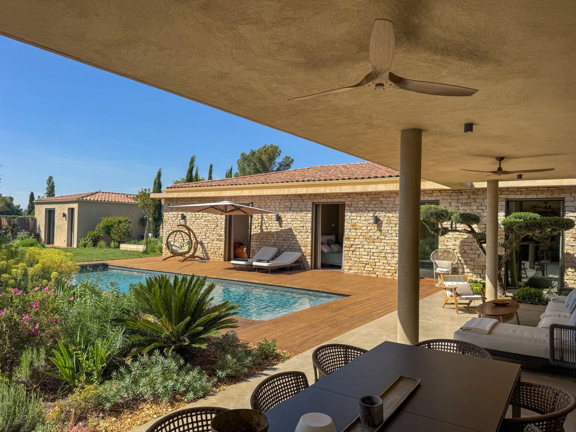 luxury house 6 Rooms for sale on AIX EN PROVENCE (13100)
