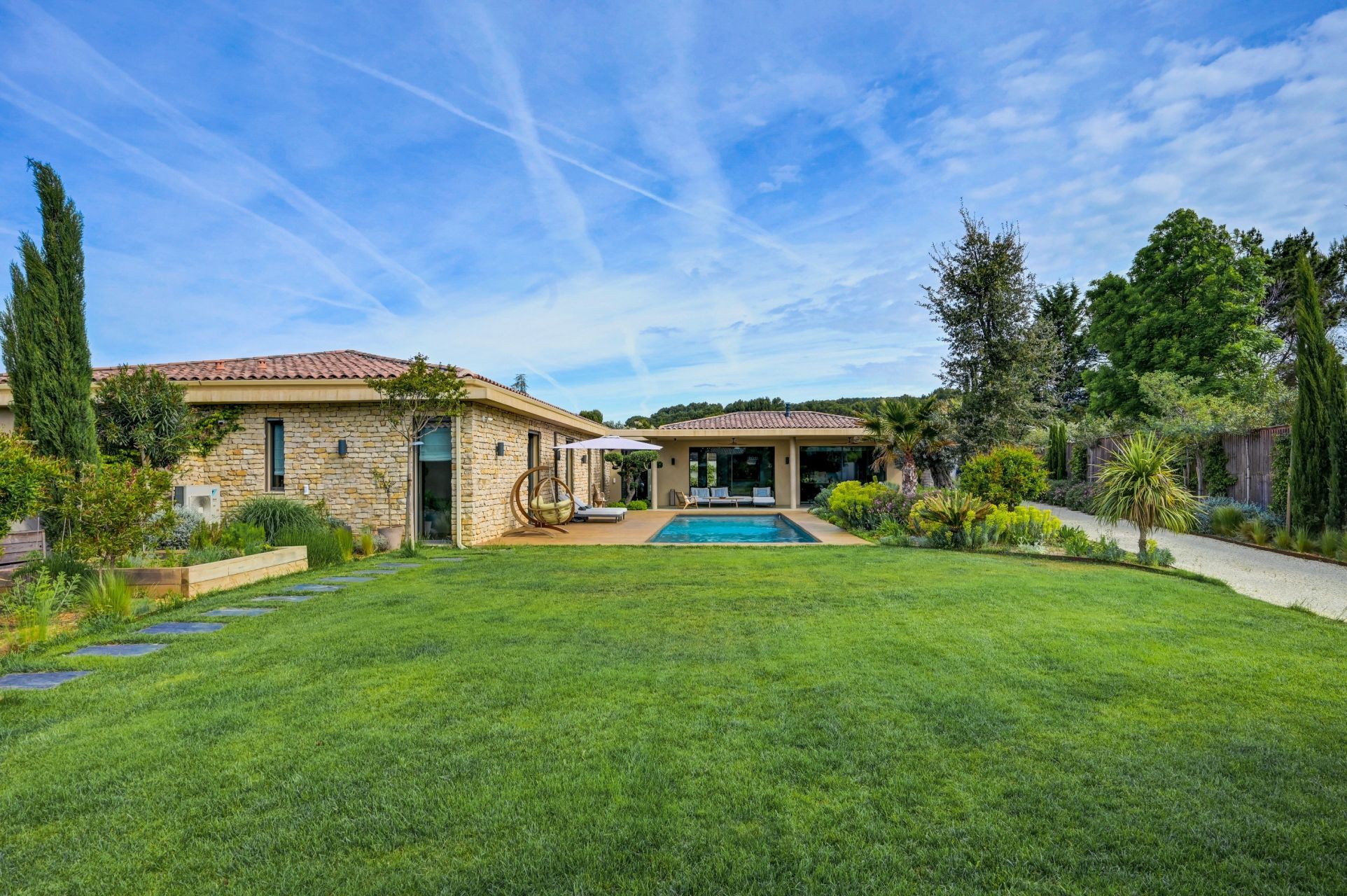 luxury house 6 Rooms for sale on AIX EN PROVENCE (13100)