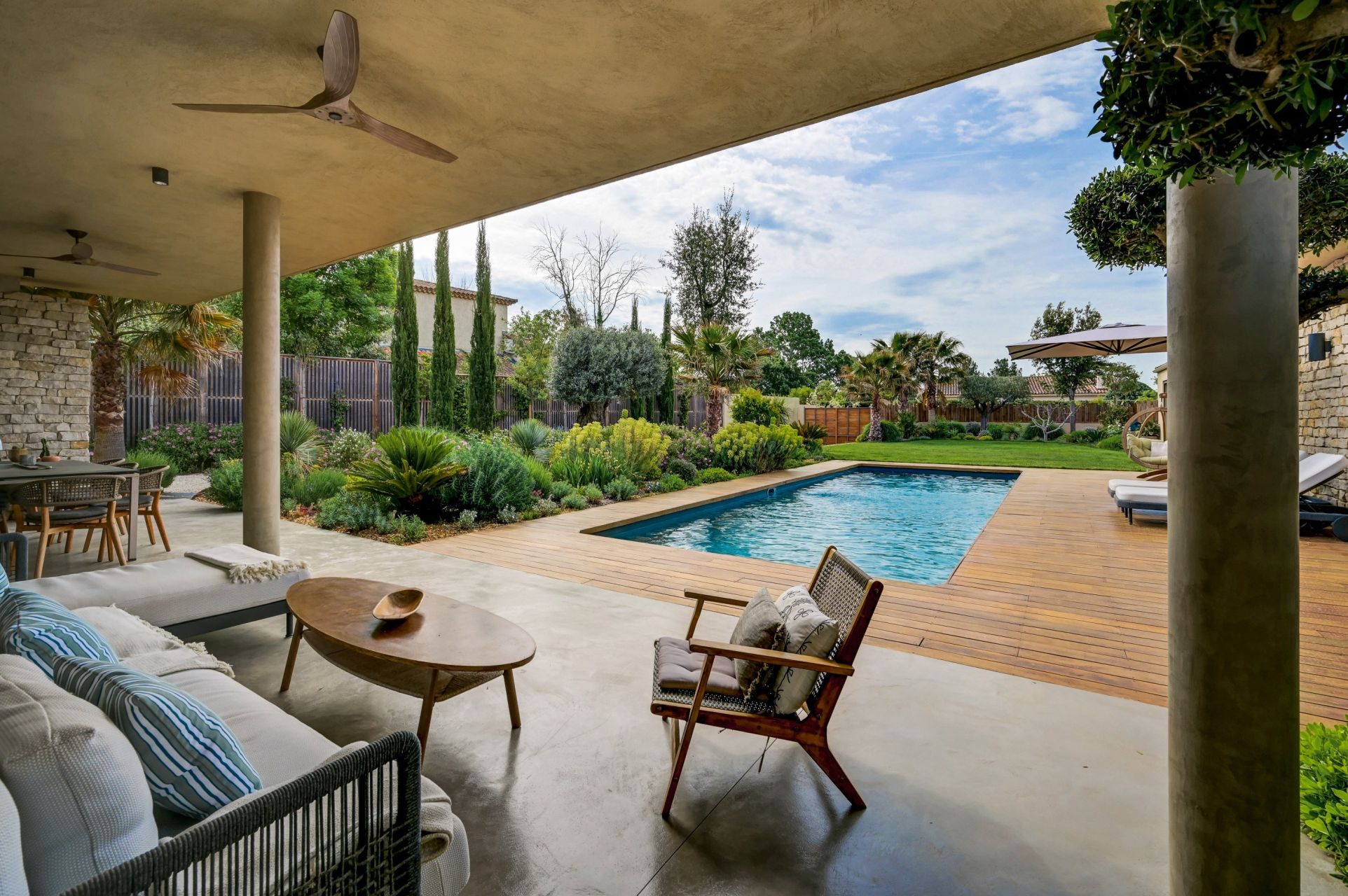luxury house 6 Rooms for sale on AIX EN PROVENCE (13100)