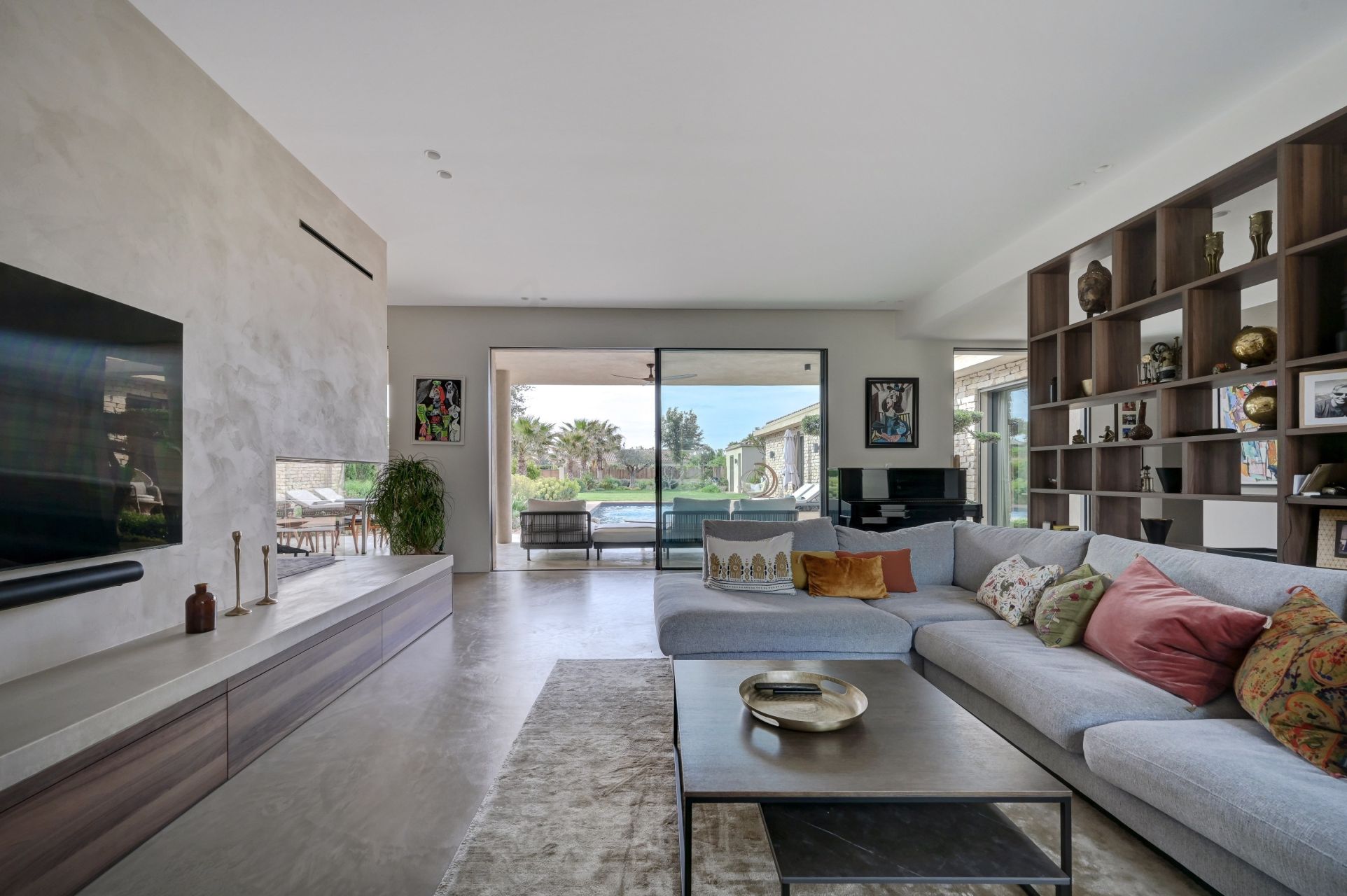 luxury house 6 Rooms for sale on AIX EN PROVENCE (13100)
