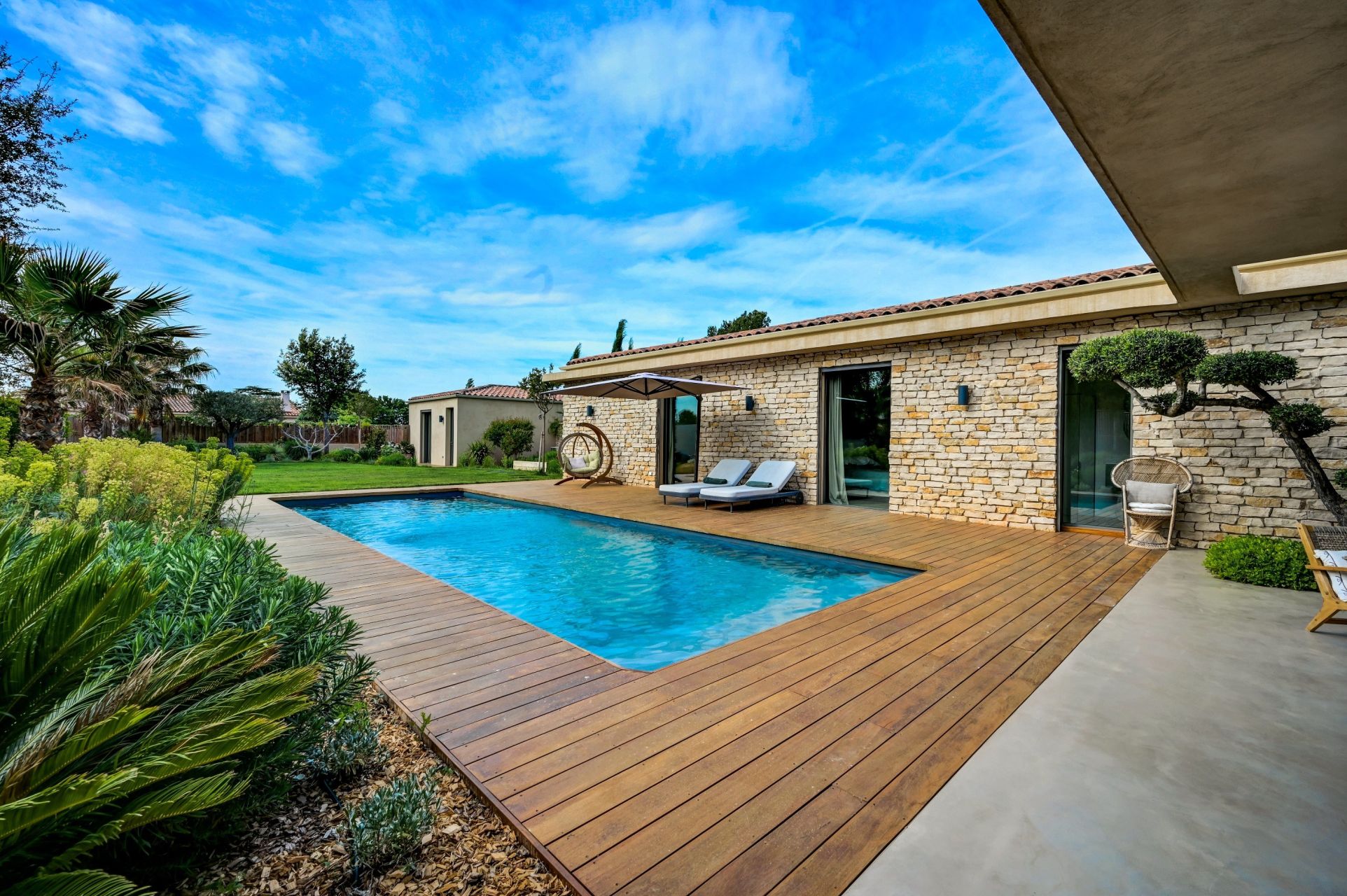 luxury house 6 Rooms for sale on AIX EN PROVENCE (13100)