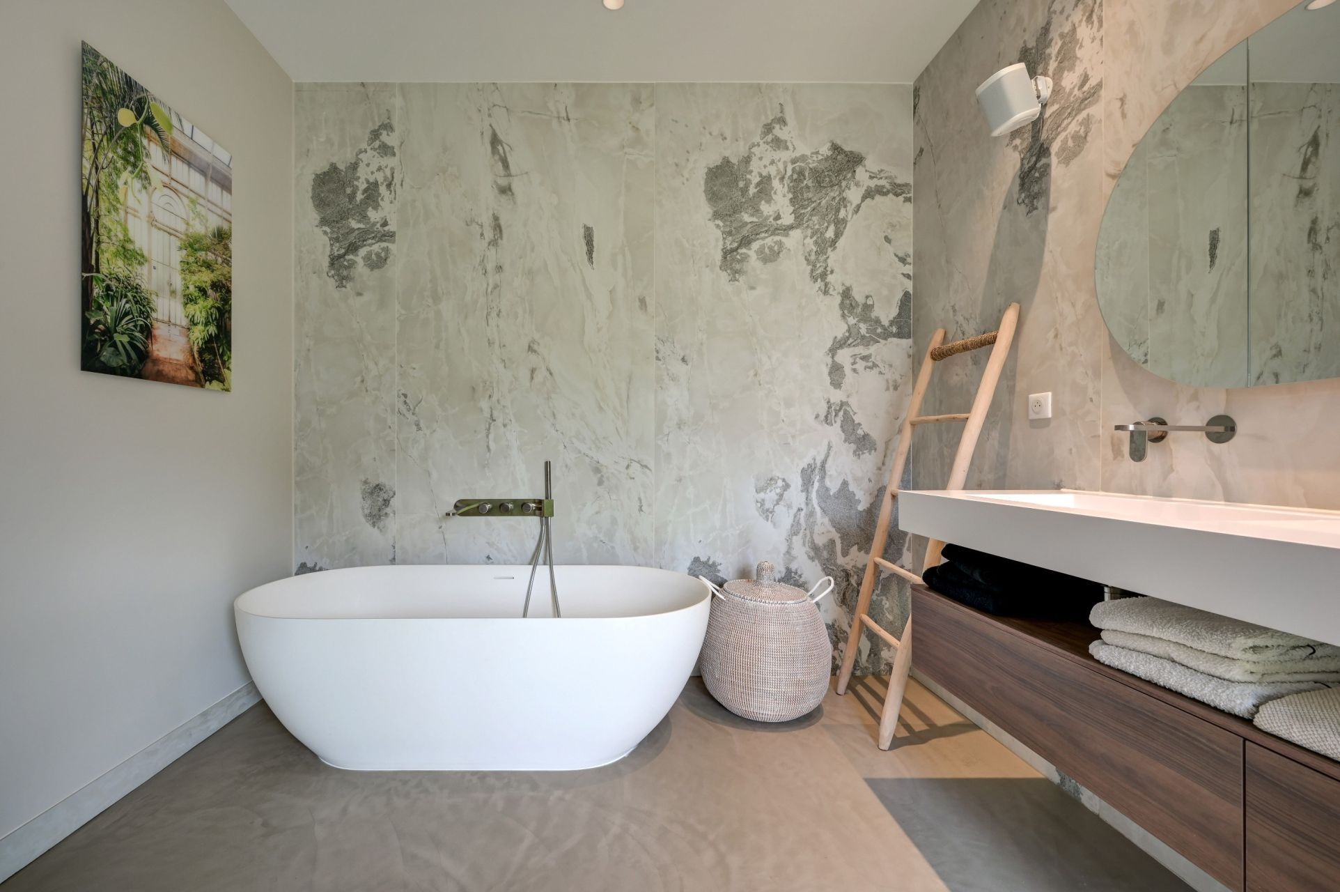 luxury house 6 Rooms for sale on AIX EN PROVENCE (13100)