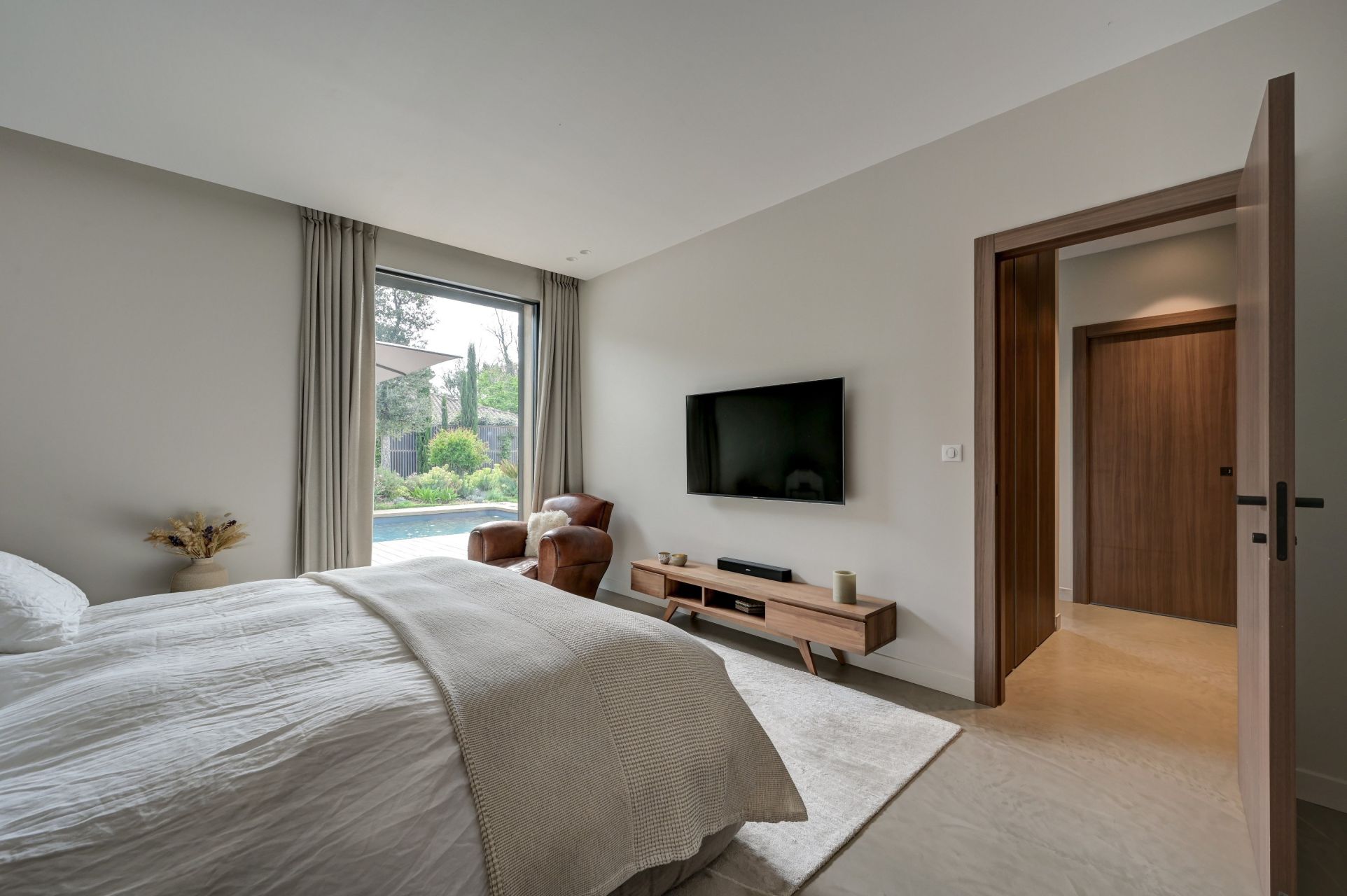 luxury house 6 Rooms for sale on AIX EN PROVENCE (13100)