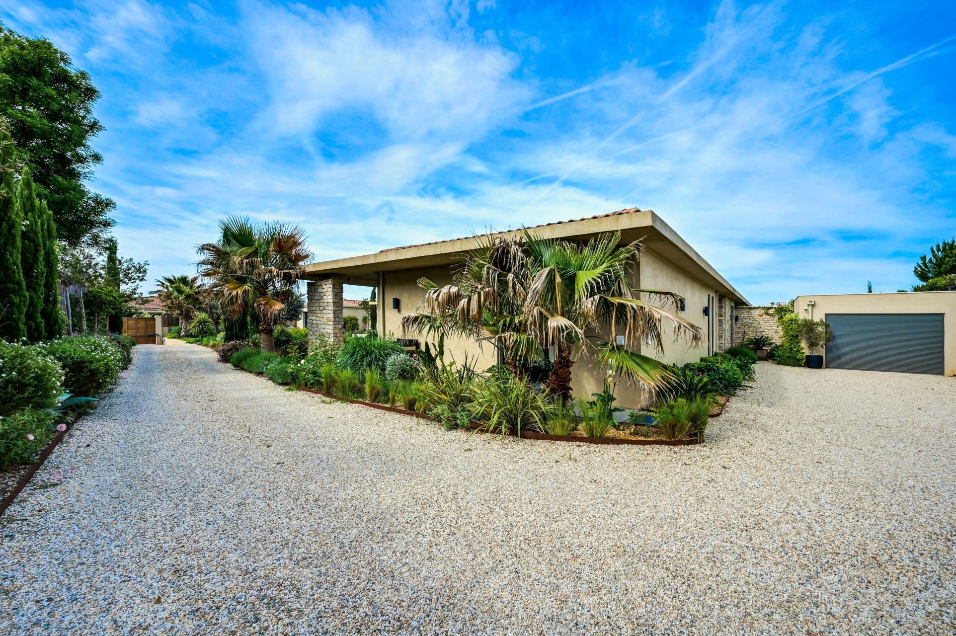 luxury house 6 Rooms for sale on AIX EN PROVENCE (13100)