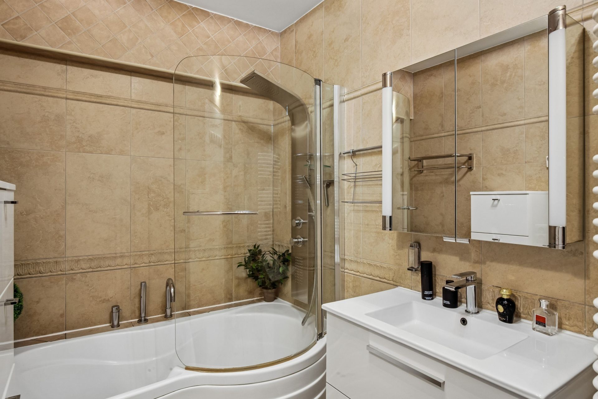 luxury apartment 4 Rooms for sale on MARLY LE ROI (78160)