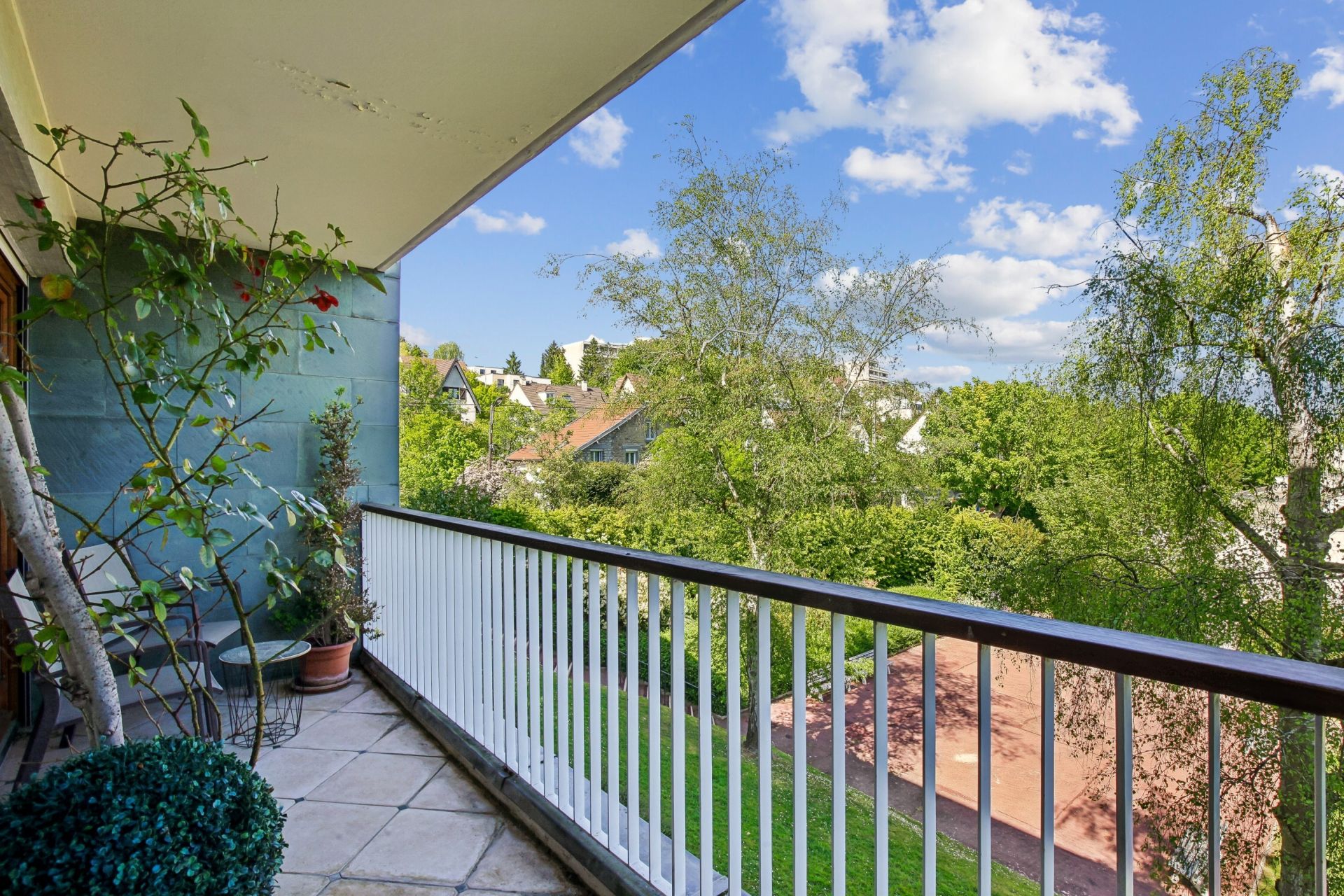 luxury apartment 4 Rooms for sale on MARLY LE ROI (78160)