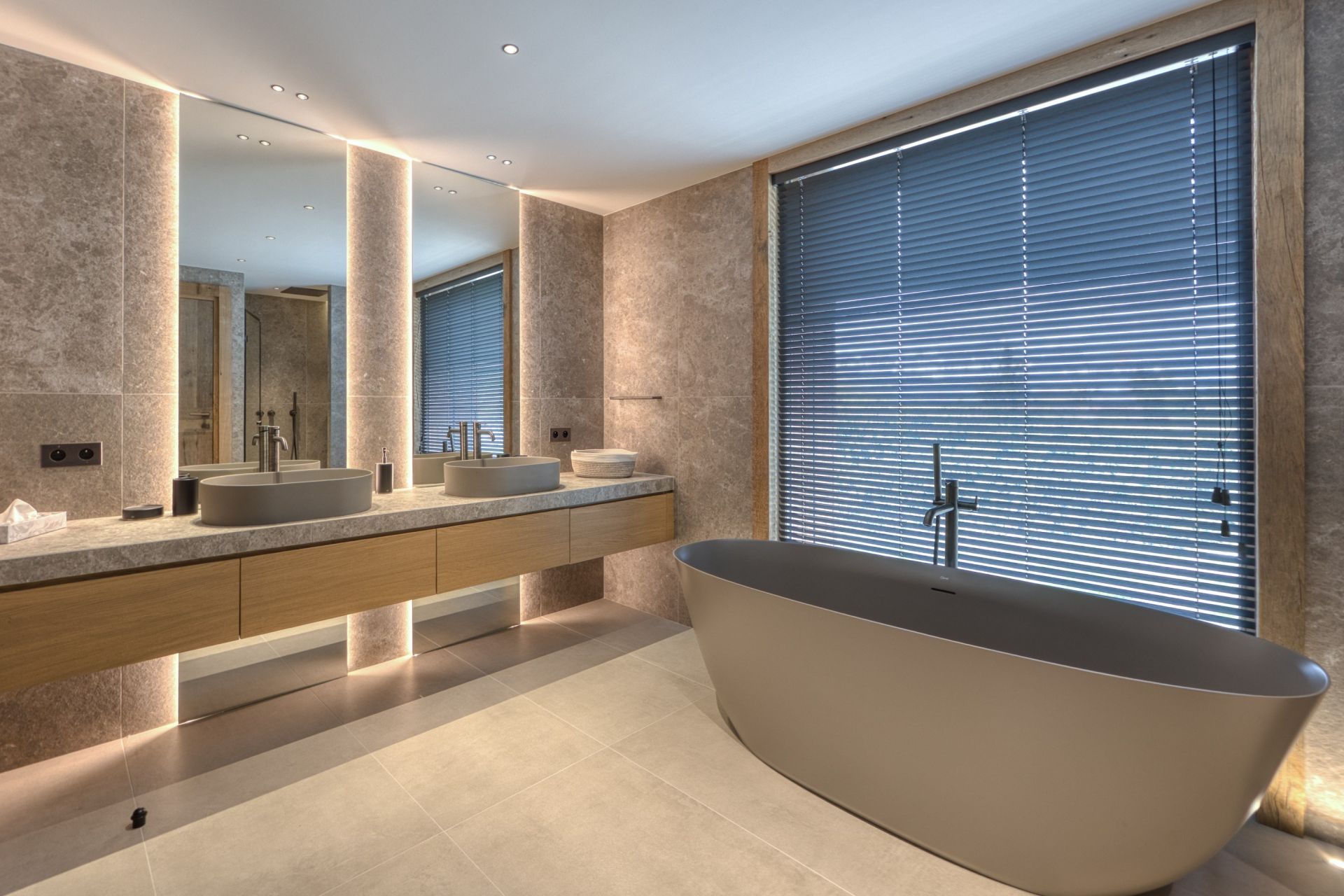 luxury chalet 11 Rooms for seasonal rent on MEGEVE (74120)