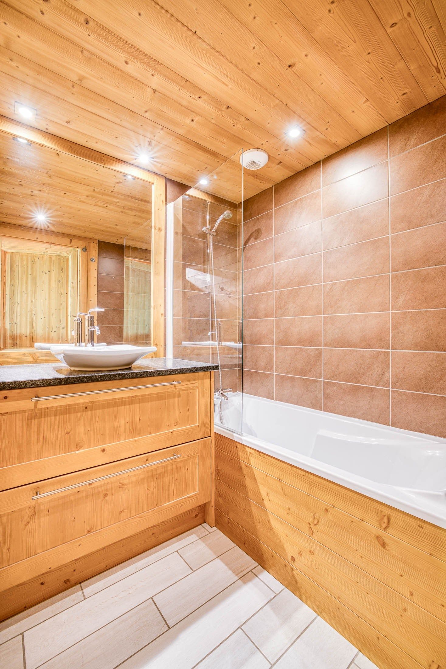 luxury apartment 5 Rooms for sale on LA CLUSAZ (74220)