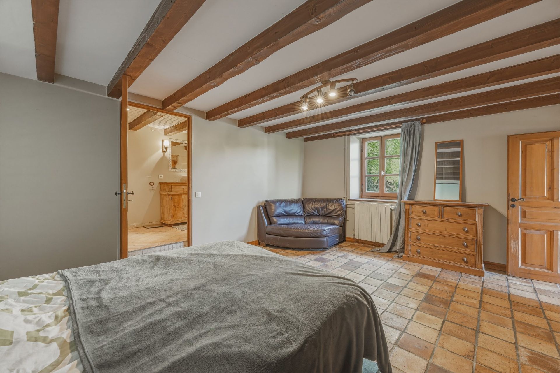 farm complex 8 Rooms for sale on SERGY (01630)