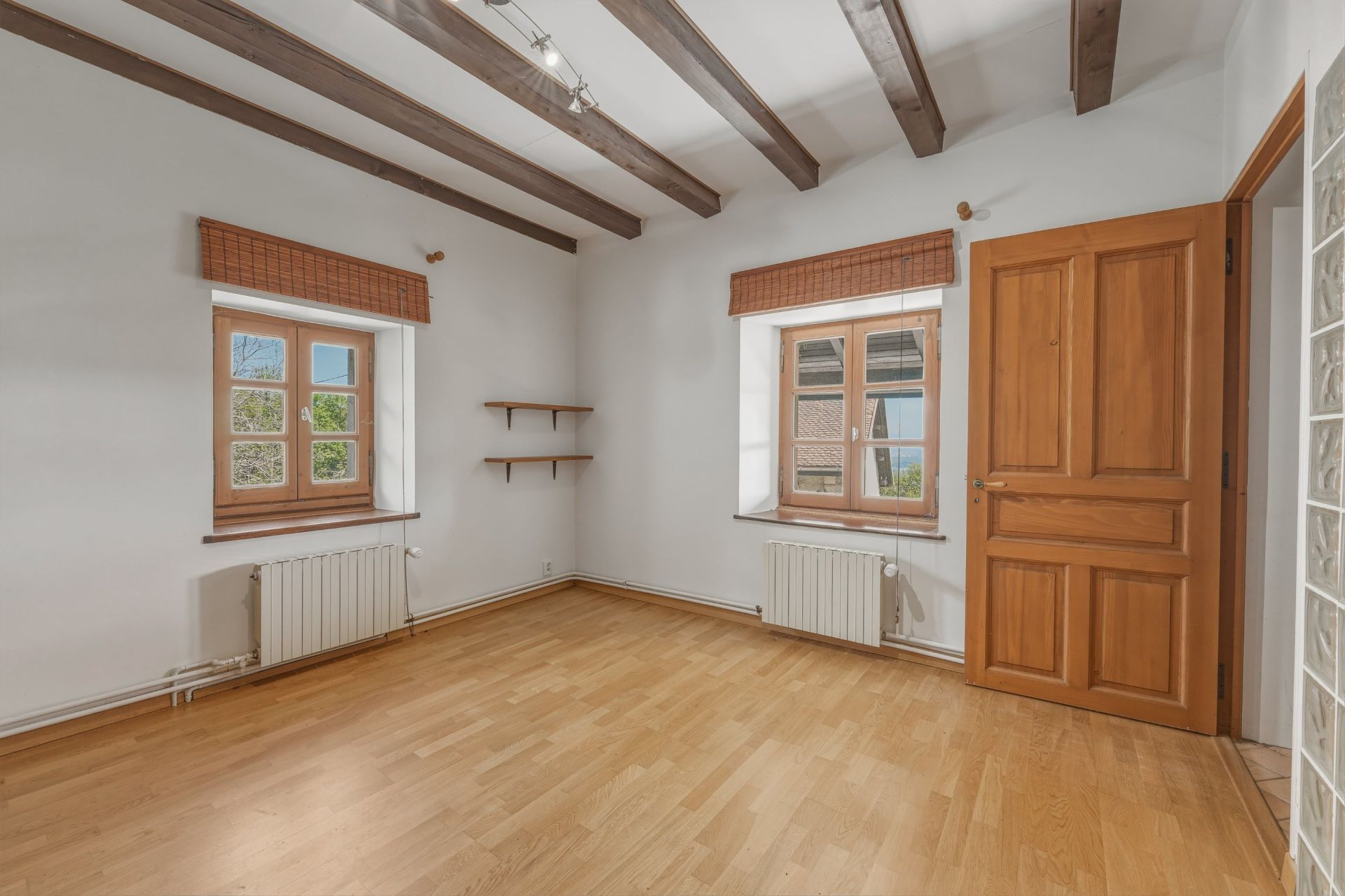 farm complex 8 Rooms for sale on SERGY (01630)