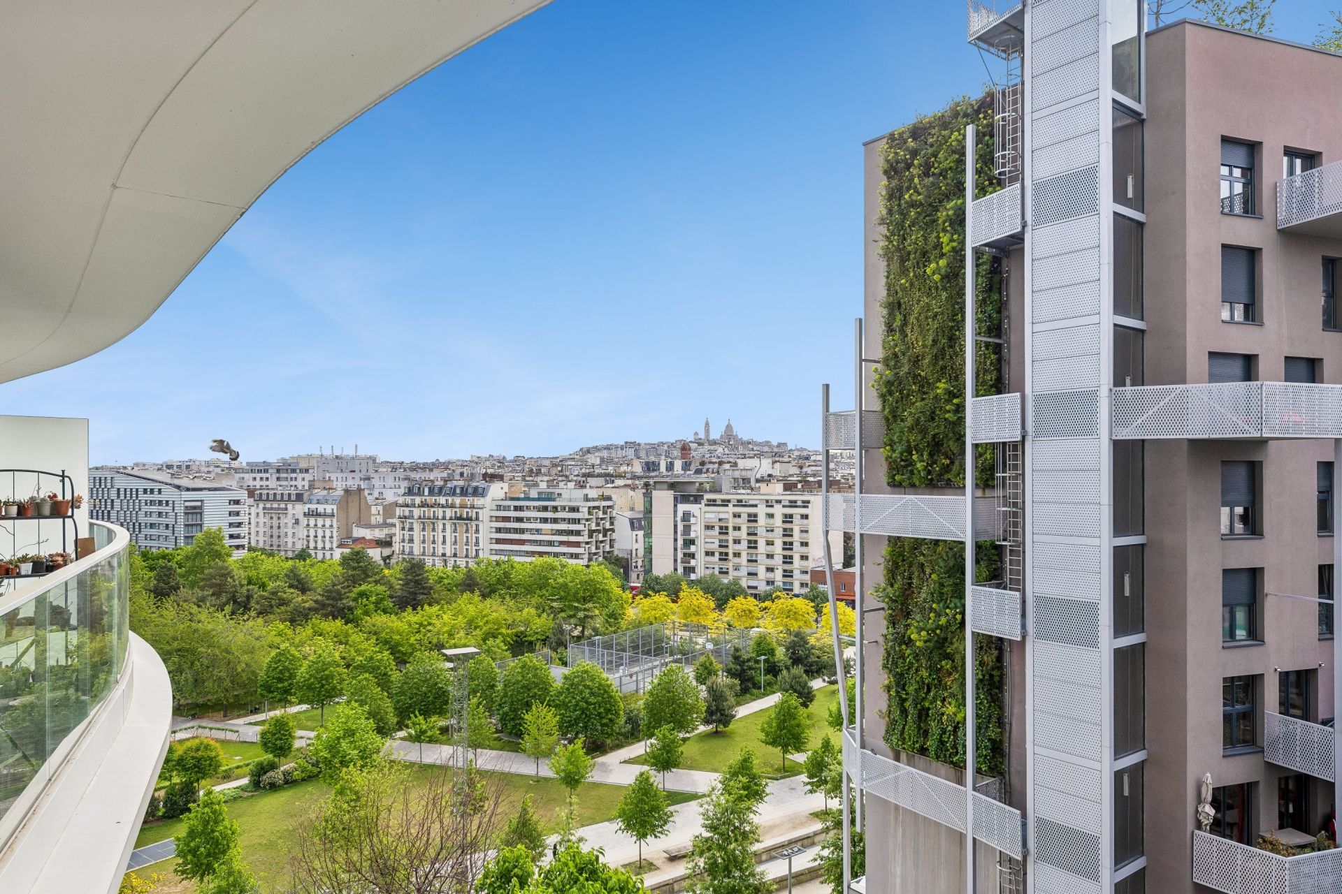 luxury apartment 2 Rooms for sale on PARIS (75017)
