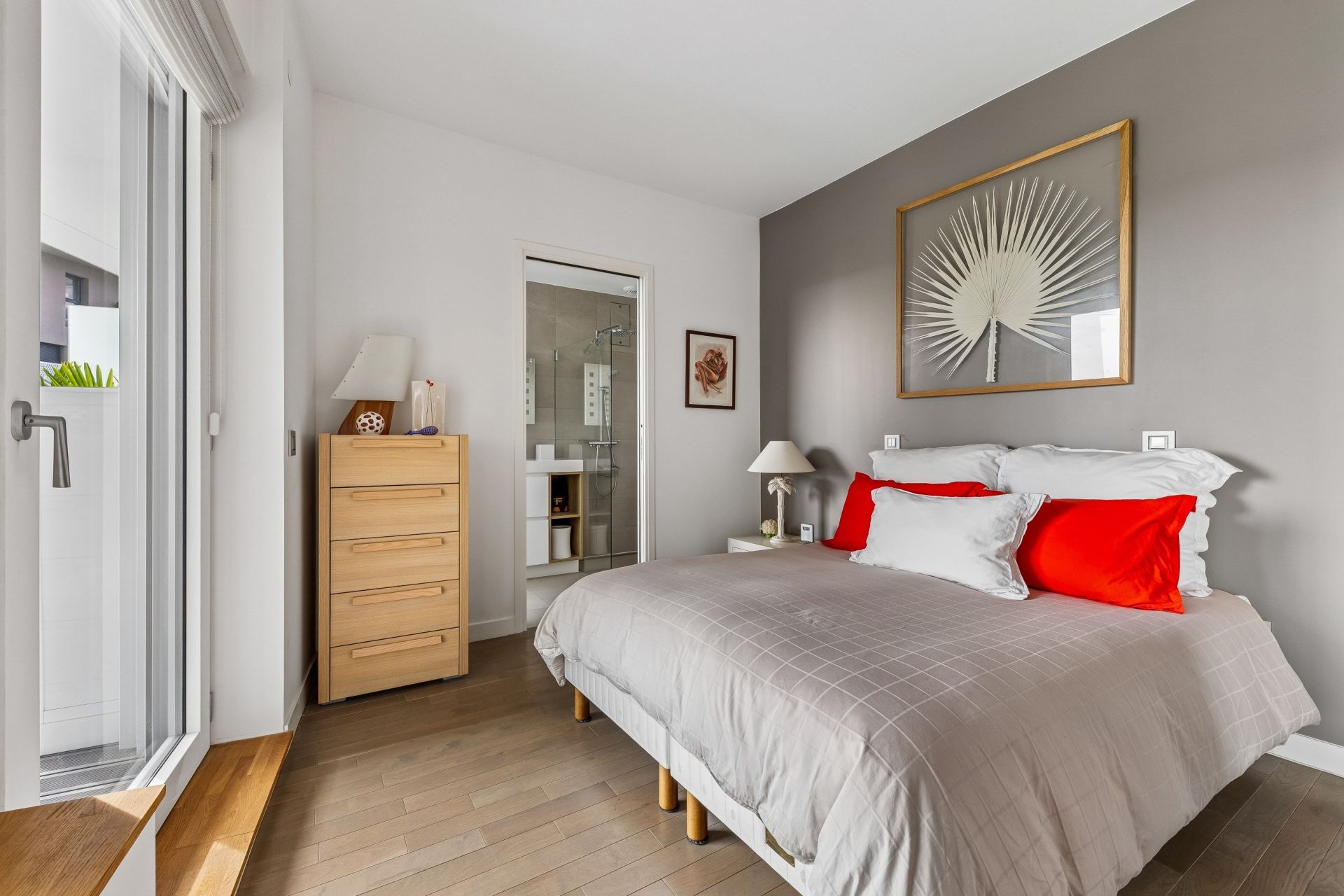 luxury apartment 2 Rooms for sale on PARIS (75017)