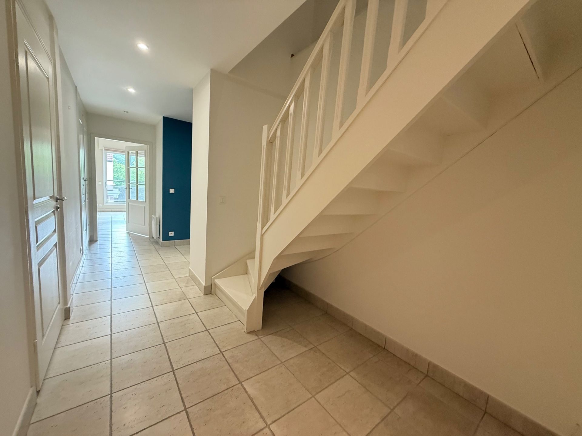 luxury apartment 6 Rooms for sale on MARCQ EN BAROEUL (59700)