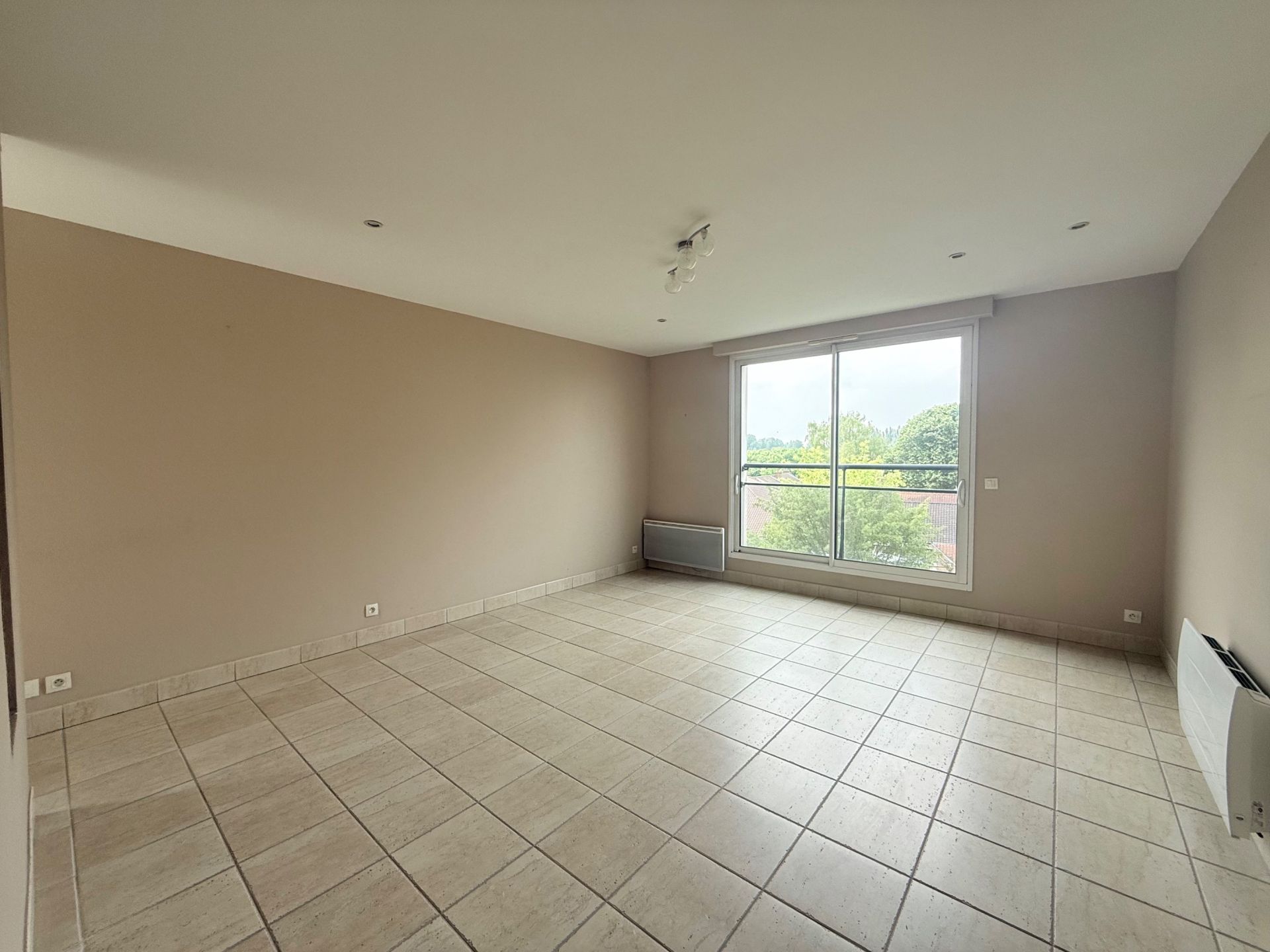 luxury apartment 6 Rooms for sale on MARCQ EN BAROEUL (59700)